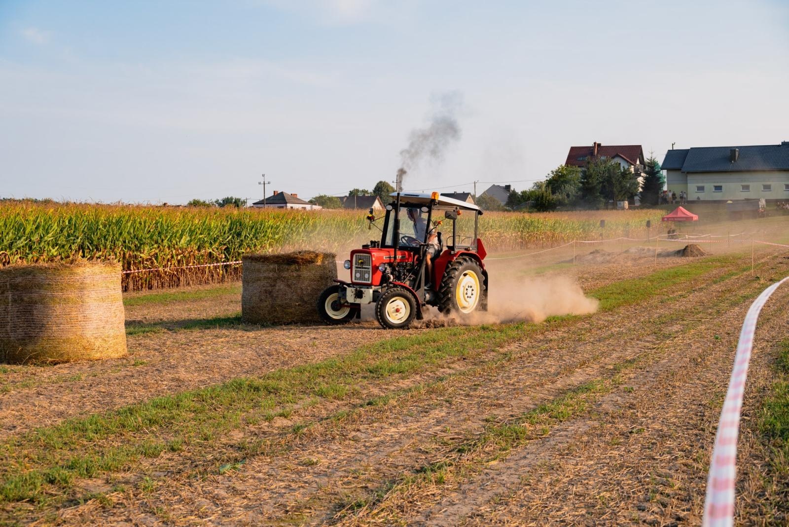 Zdjęcie w galerii na portalu naszraciborz.pl: Zmagania rolniczych potworów w Bolesławiu! Traktory na start podczas dożynek gminnych wiadomości z regionu