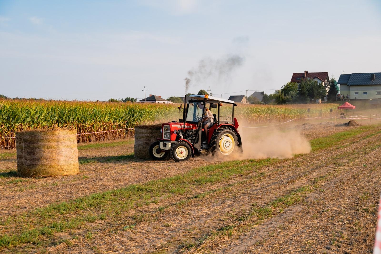 Zdjęcie w galerii na portalu naszraciborz.pl: Zmagania rolniczych potworów w Bolesławiu! Traktory na start podczas dożynek gminnych wiadomości z regionu