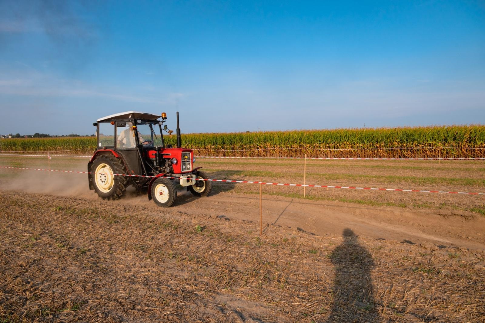Zdjęcie w galerii na portalu naszraciborz.pl: Zmagania rolniczych potworów w Bolesławiu! Traktory na start podczas dożynek gminnych wiadomości z regionu