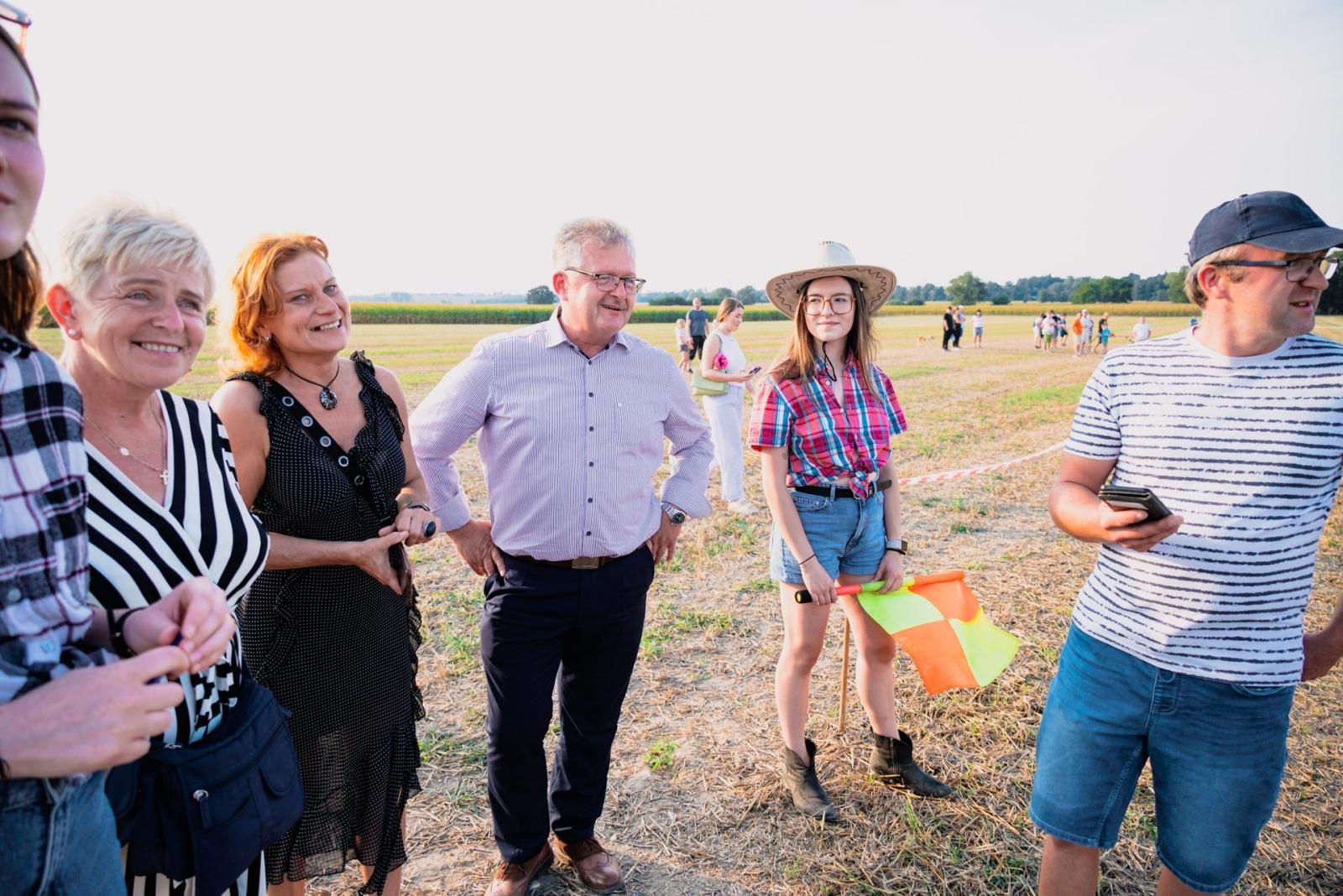 Zdjęcie w galerii na portalu naszraciborz.pl: Zmagania rolniczych potworów w Bolesławiu! Traktory na start podczas dożynek gminnych wiadomości z regionu