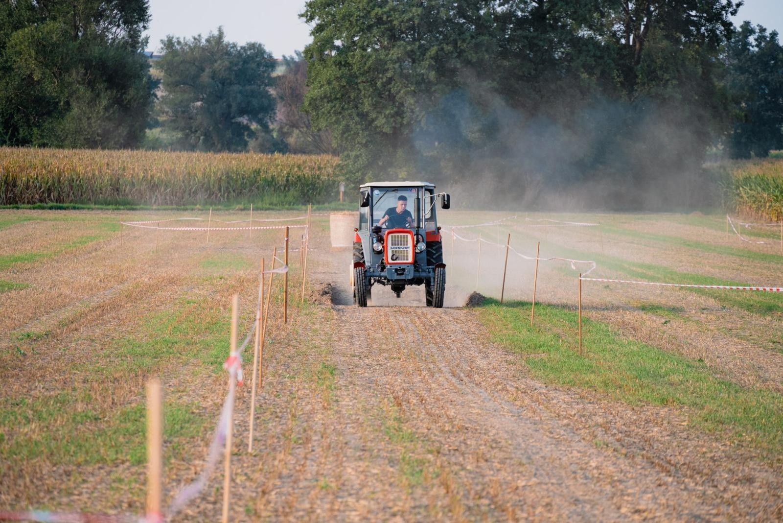 Zdjęcie w galerii na portalu naszraciborz.pl: Zmagania rolniczych potworów w Bolesławiu! Traktory na start podczas dożynek gminnych wiadomości z regionu