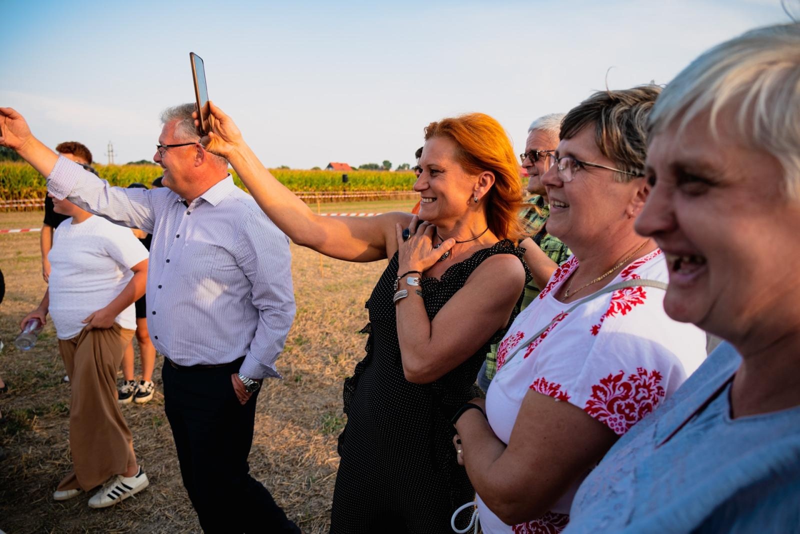 Zdjęcie w galerii na portalu naszraciborz.pl: Zmagania rolniczych potworów w Bolesławiu! Traktory na start podczas dożynek gminnych wiadomości z regionu