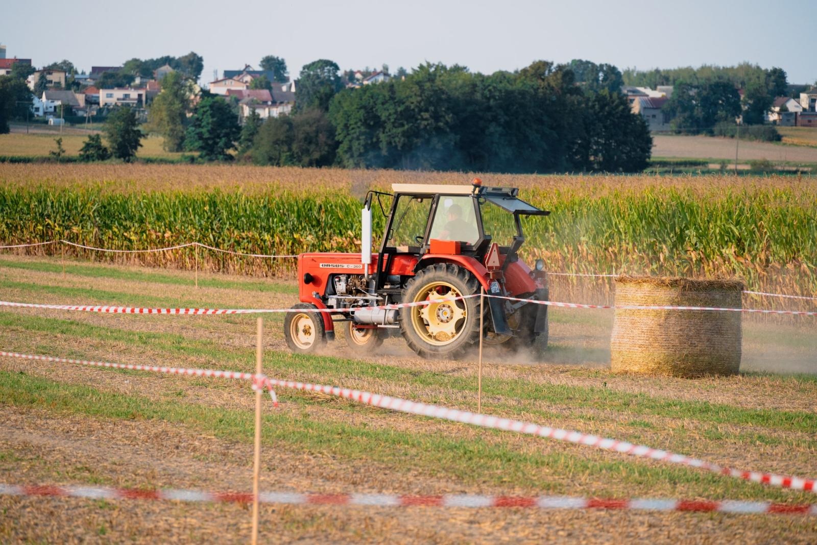 Zdjęcie w galerii na portalu naszraciborz.pl: Zmagania rolniczych potworów w Bolesławiu! Traktory na start podczas dożynek gminnych wiadomości z regionu