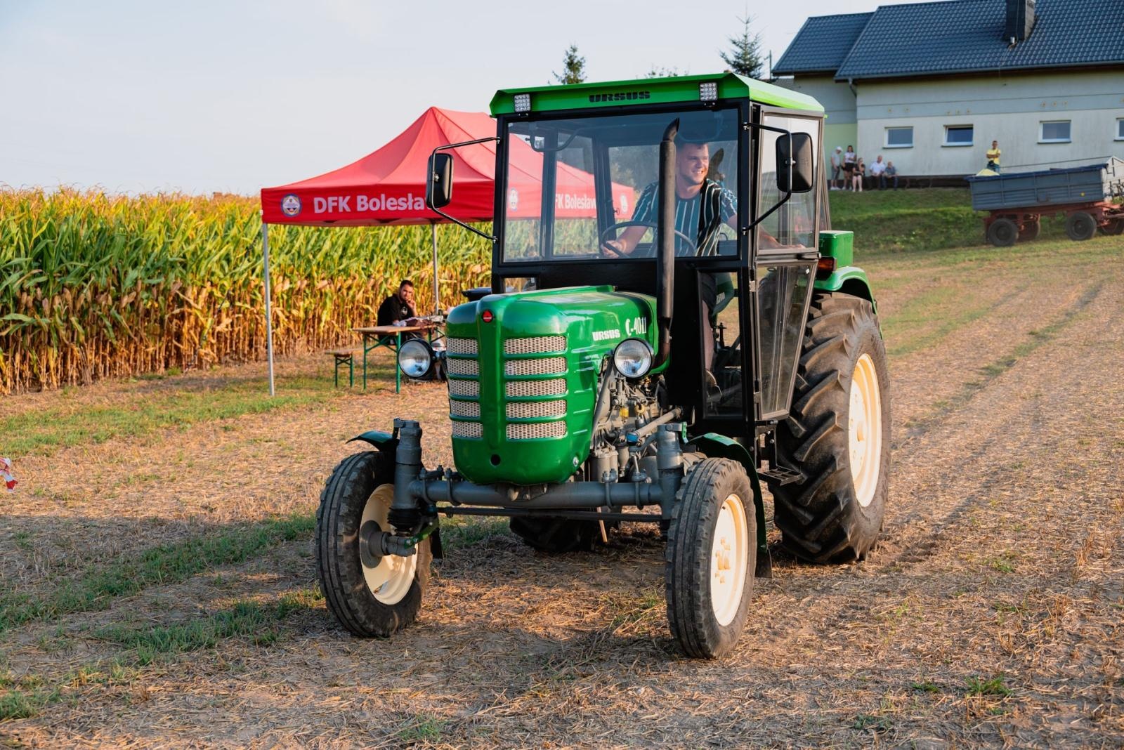 Zdjęcie w galerii na portalu naszraciborz.pl: Zmagania rolniczych potworów w Bolesławiu! Traktory na start podczas dożynek gminnych wiadomości z regionu