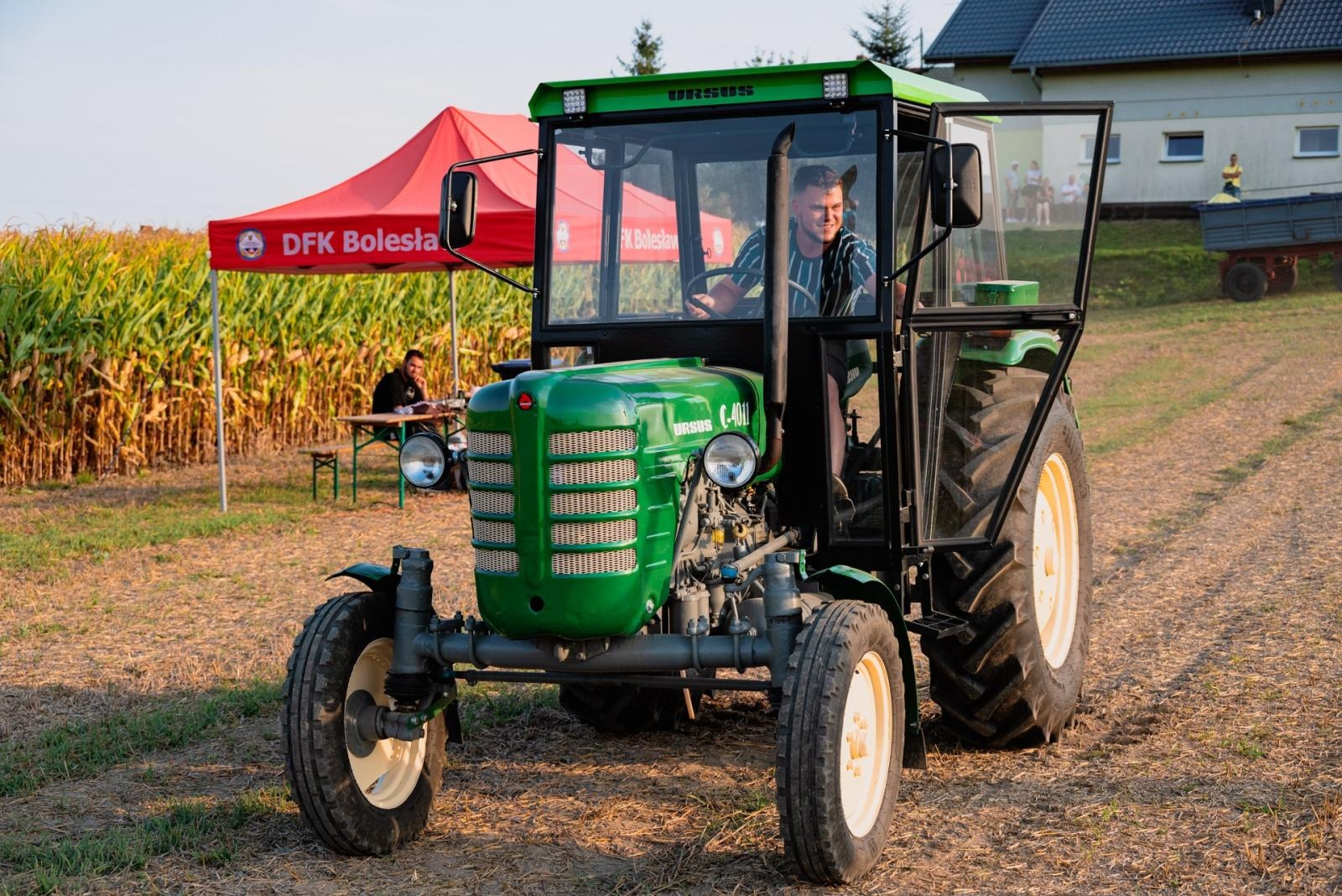 Zdjęcie w galerii na portalu naszraciborz.pl: Zmagania rolniczych potworów w Bolesławiu! Traktory na start podczas dożynek gminnych wiadomości z regionu