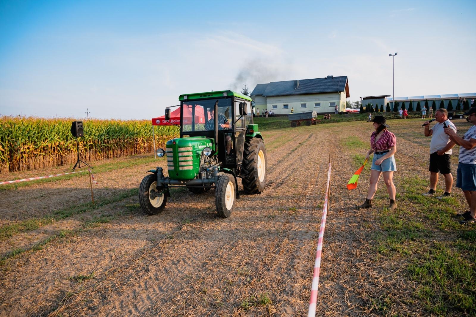 Zdjęcie w galerii na portalu naszraciborz.pl: Zmagania rolniczych potworów w Bolesławiu! Traktory na start podczas dożynek gminnych wiadomości z regionu