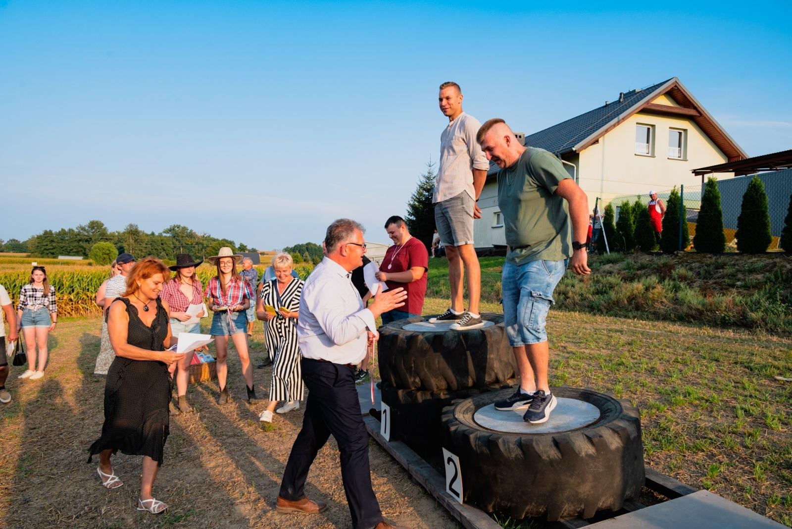 Zdjęcie w galerii na portalu naszraciborz.pl: Zmagania rolniczych potworów w Bolesławiu! Traktory na start podczas dożynek gminnych wiadomości z regionu