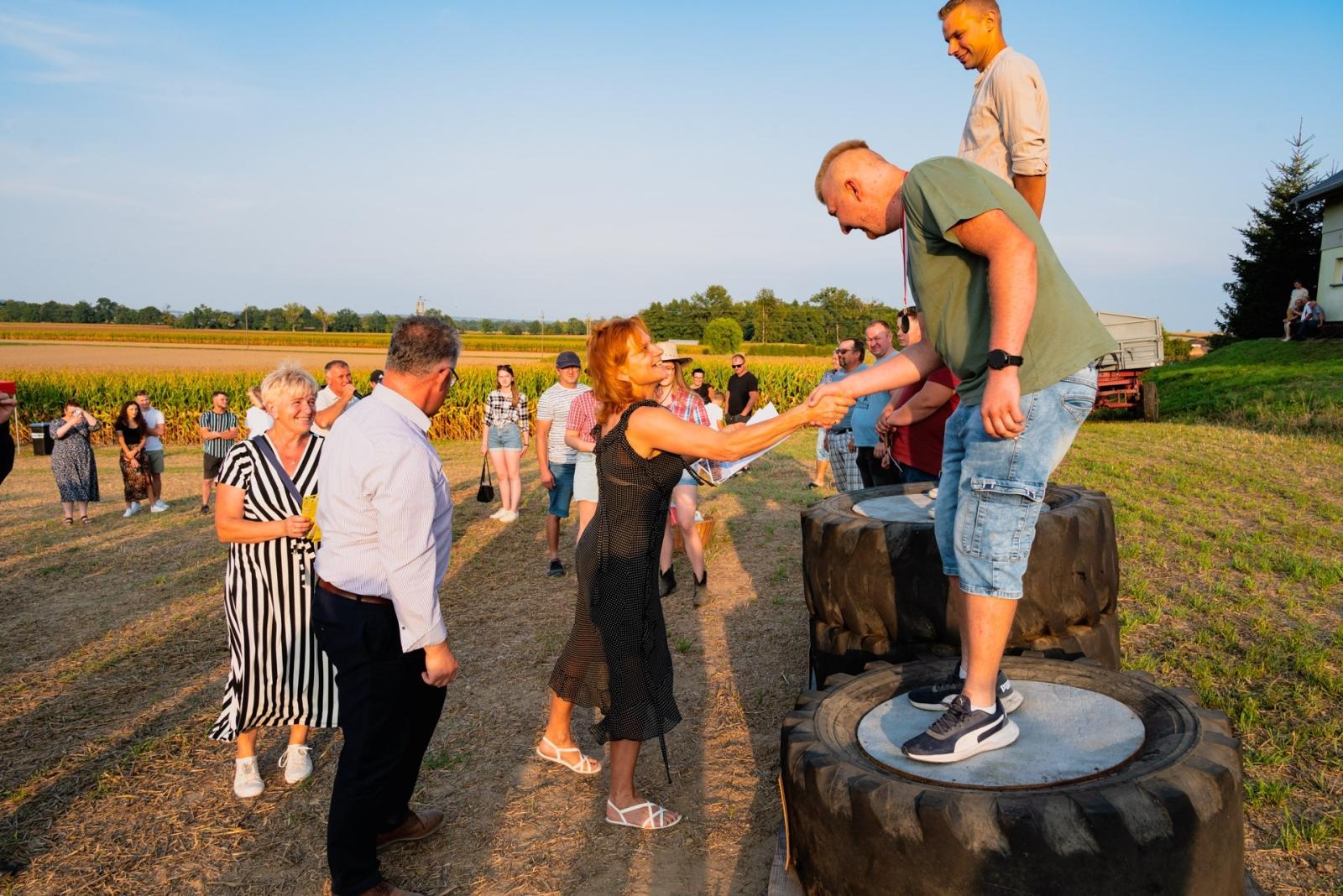 Zdjęcie w galerii na portalu naszraciborz.pl: Zmagania rolniczych potworów w Bolesławiu! Traktory na start podczas dożynek gminnych wiadomości z regionu