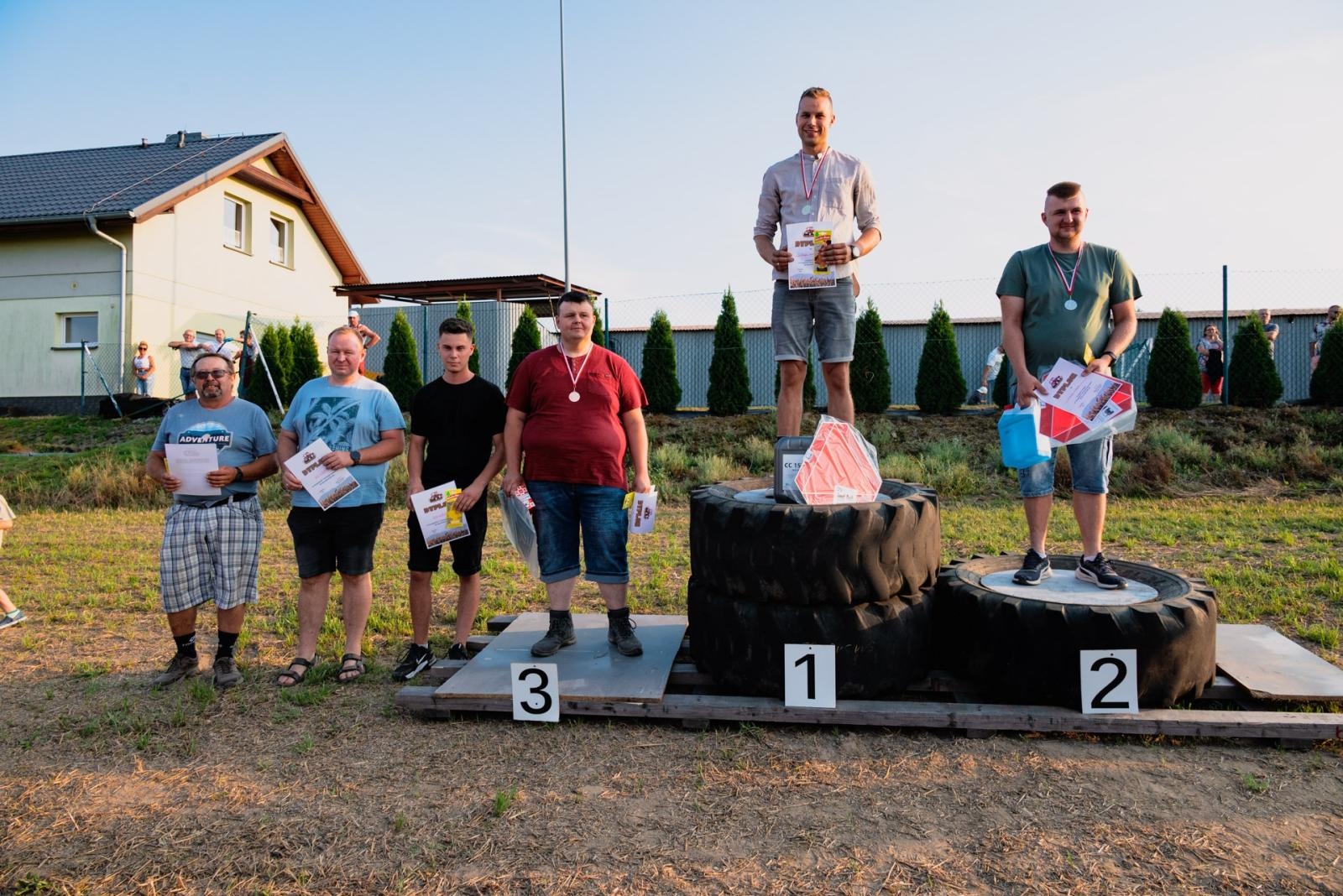 Zdjęcie w galerii na portalu naszraciborz.pl: Zmagania rolniczych potworów w Bolesławiu! Traktory na start podczas dożynek gminnych wiadomości z regionu