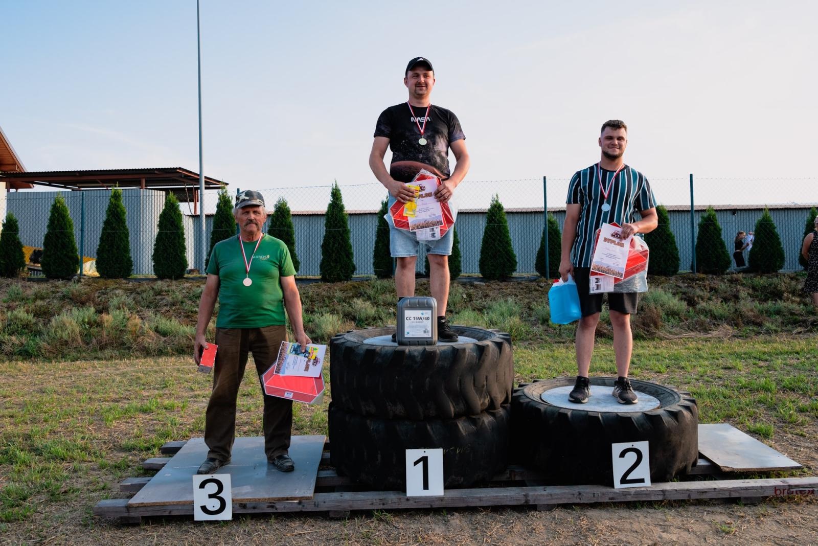 Zdjęcie w galerii na portalu naszraciborz.pl: Zmagania rolniczych potworów w Bolesławiu! Traktory na start podczas dożynek gminnych wiadomości z regionu