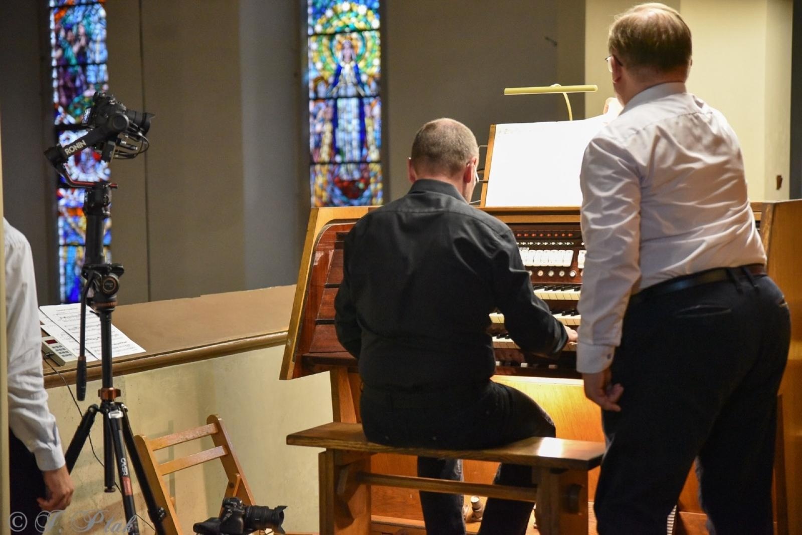 Zdjęcie w galerii na portalu naszraciborz.pl: Muzyka organowa i trąbka na XXXVII Dniach Muzyki Organowej i Kameralnej im. H. Klai – relacja z koncertu wiadomości z regionu