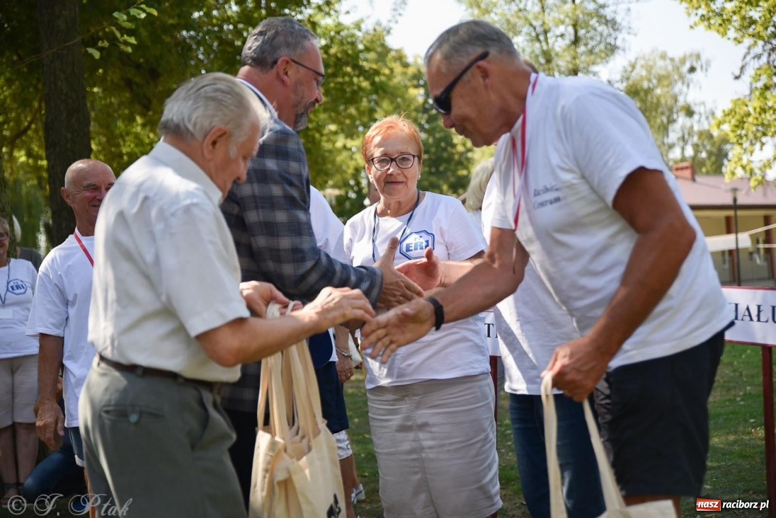 Zdjęcie w galerii na portalu naszraciborz.pl: Spartakiada Seniorów Powiatu Raciborskiego po raz czwarty na Kampingu Obora [FOTO i WIDEO] wiadomości z regionu