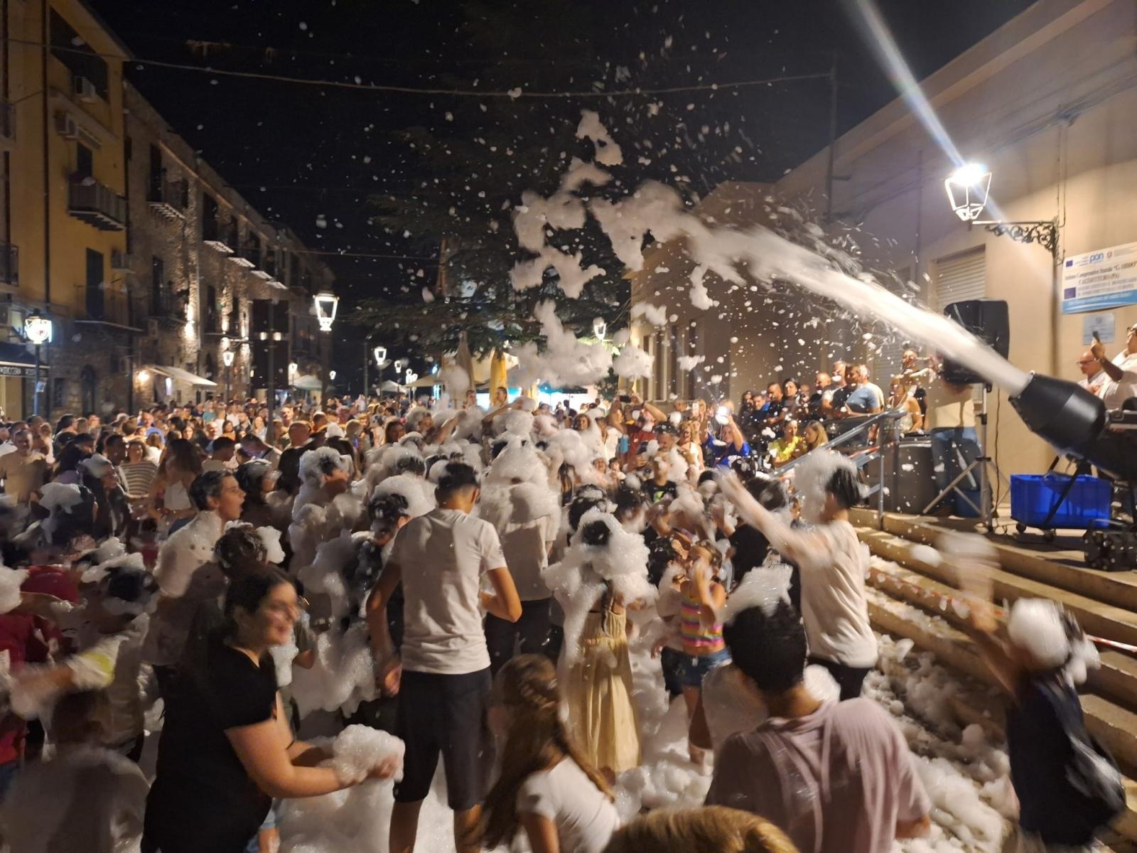 Zdjęcie w galerii na portalu naszraciborz.pl: Setny zagraniczny wyjazd zespołu Raciborzanie. Tym razem celem Sycylia wiadomości z regionu