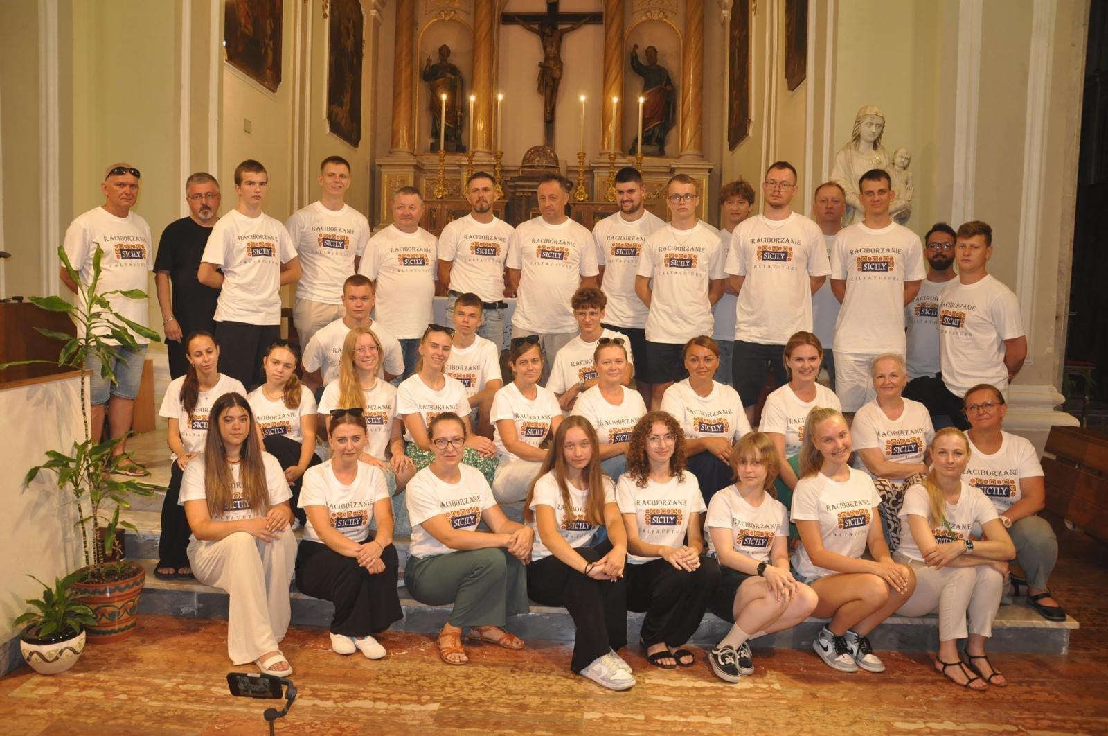 Zdjęcie w galerii na portalu naszraciborz.pl: Setny zagraniczny wyjazd zespołu Raciborzanie. Tym razem celem Sycylia wiadomości z regionu