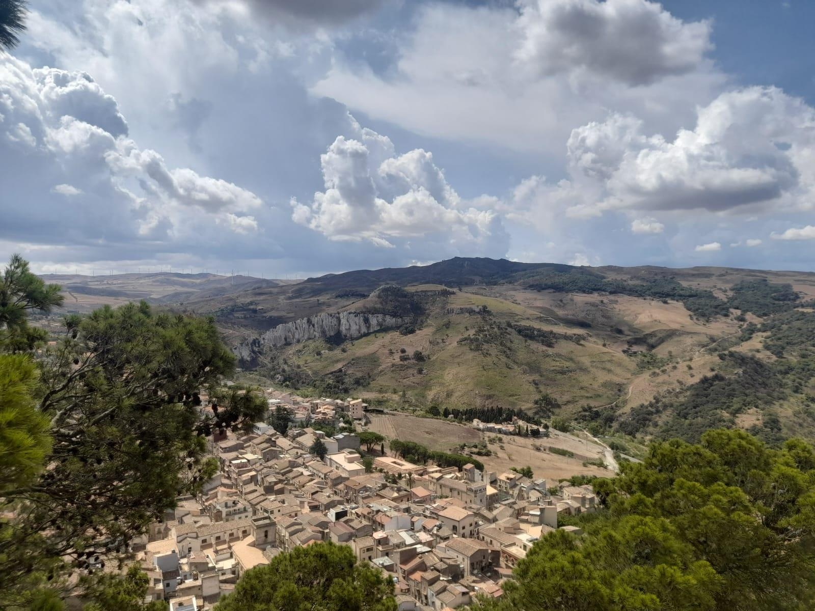 Zdjęcie w galerii na portalu naszraciborz.pl: Setny zagraniczny wyjazd zespołu Raciborzanie. Tym razem celem Sycylia wiadomości z regionu