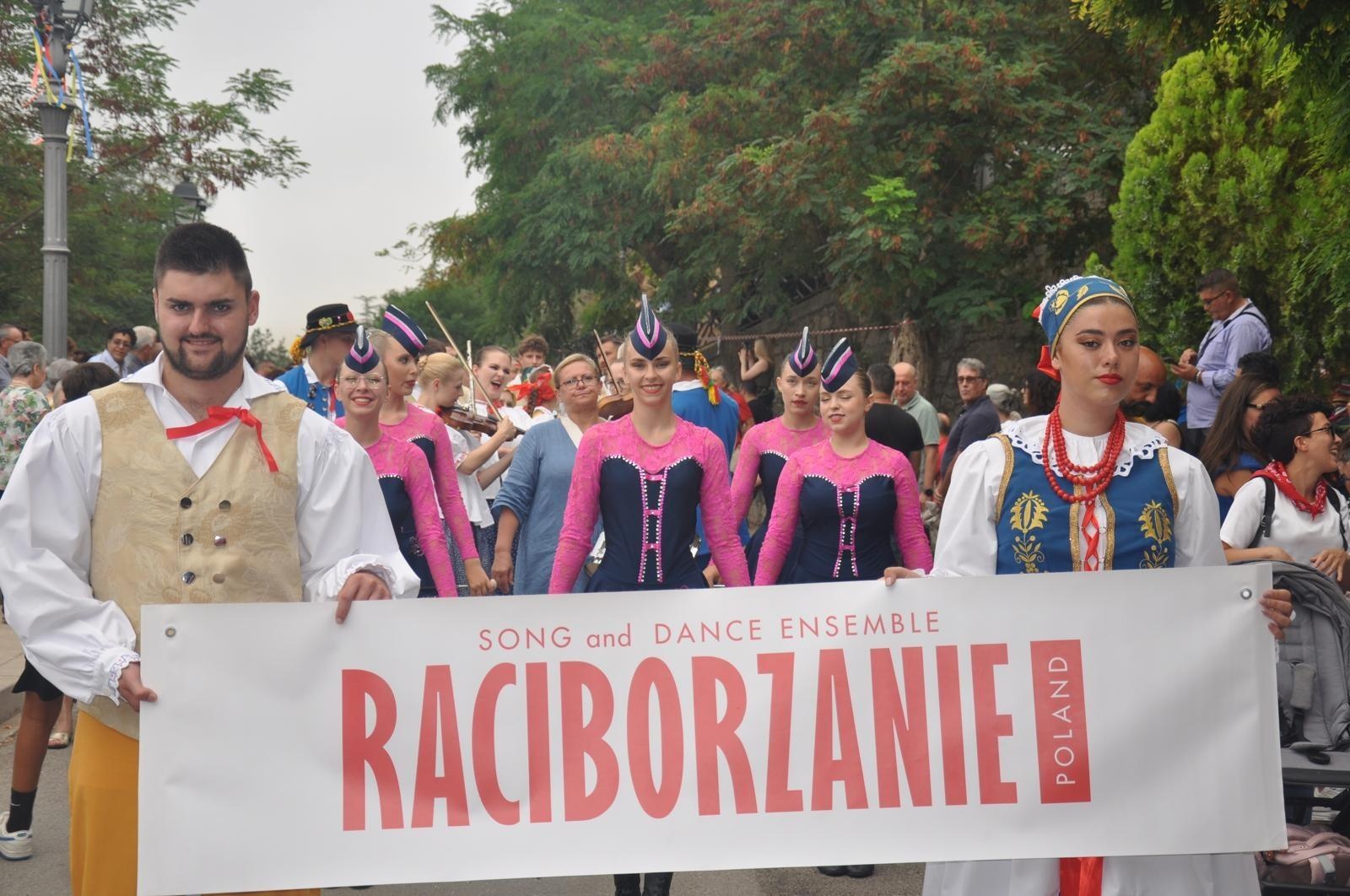 Zdjęcie w galerii na portalu naszraciborz.pl: Setny zagraniczny wyjazd zespołu Raciborzanie. Tym razem celem Sycylia wiadomości z regionu