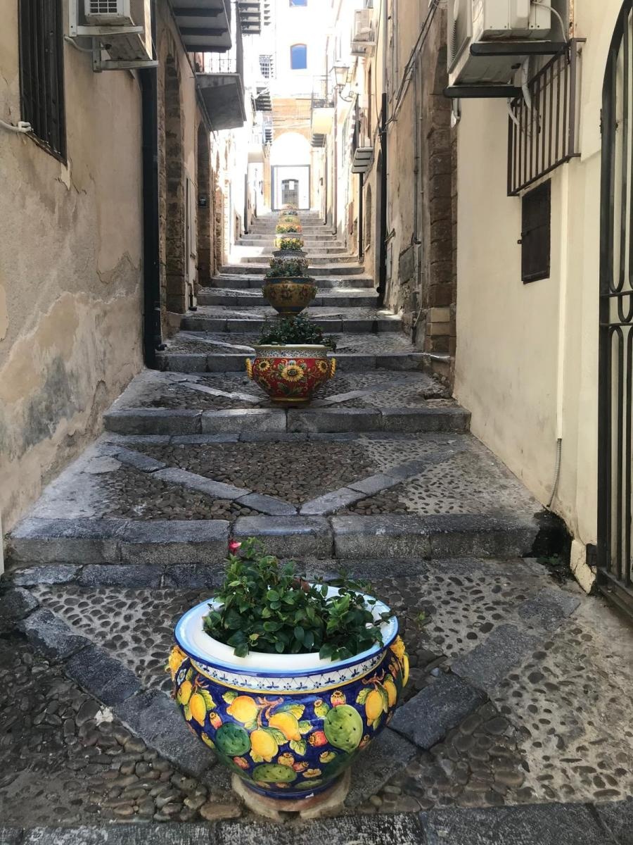 Zdjęcie w galerii na portalu naszraciborz.pl: Setny zagraniczny wyjazd zespołu Raciborzanie. Tym razem celem Sycylia wiadomości z regionu