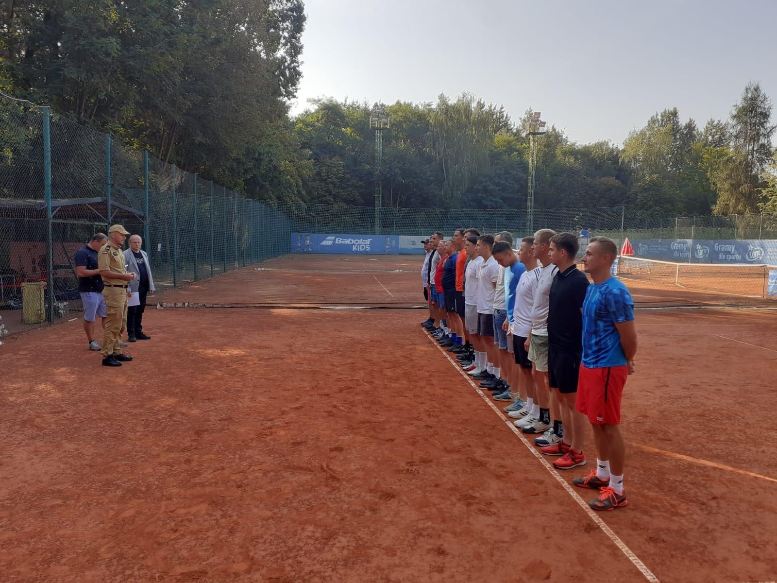 Zdjęcie w galerii na portalu naszraciborz.pl: Strażacka rywalizacja w tenisie. Komendant z Raciborza na podium wiadomości z regionu