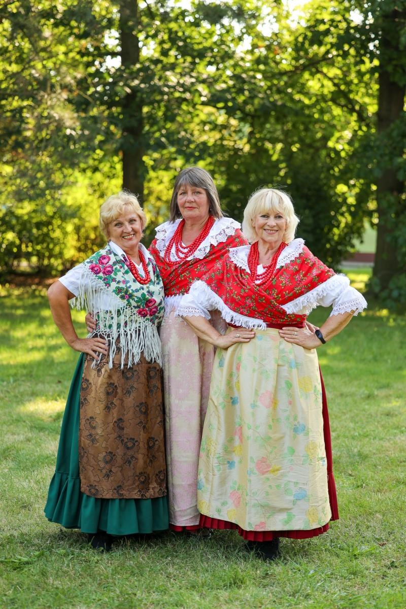 Zdjęcie w galerii na portalu naszraciborz.pl: Uroczyste obchody 70-lecia Zespołu Pieśni i Tańca Strzecha im. Joli Rymszy wiadomości z regionu