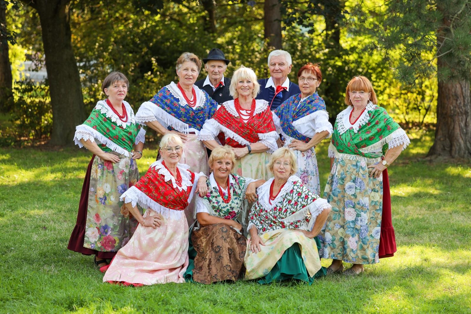 Zdjęcie w galerii na portalu naszraciborz.pl: Uroczyste obchody 70-lecia Zespołu Pieśni i Tańca Strzecha im. Joli Rymszy wiadomości z regionu