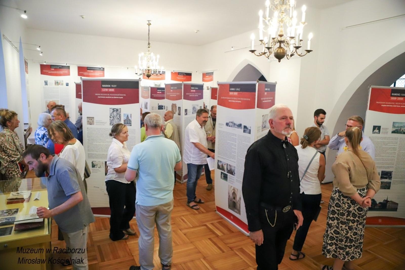 Zdjęcie w galerii na portalu naszraciborz.pl: Zmierzch klasztorów. W Muzeum otwarto nową wystawę wiadomości z regionu