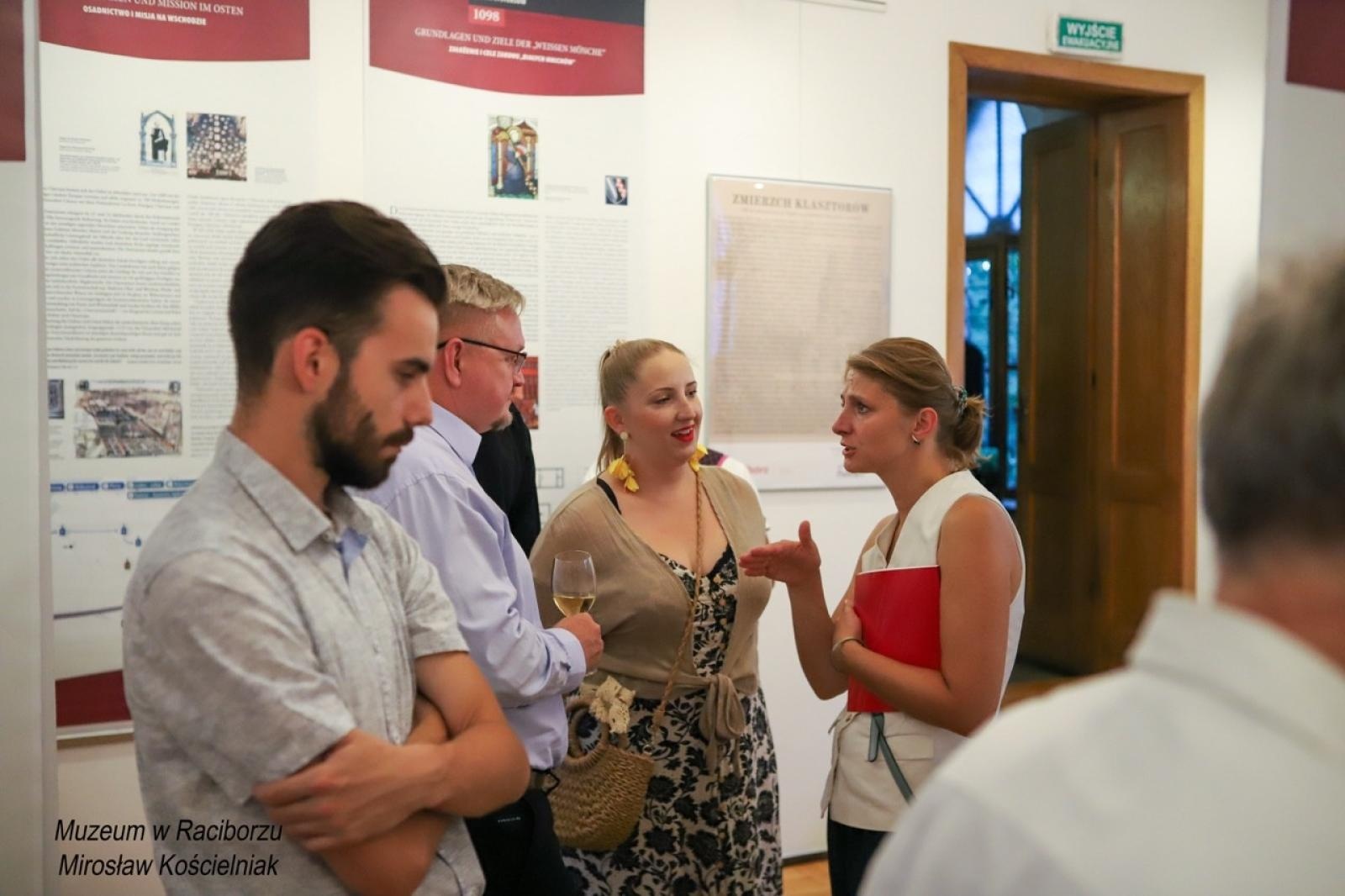 Zdjęcie w galerii na portalu naszraciborz.pl: Zmierzch klasztorów. W Muzeum otwarto nową wystawę wiadomości z regionu