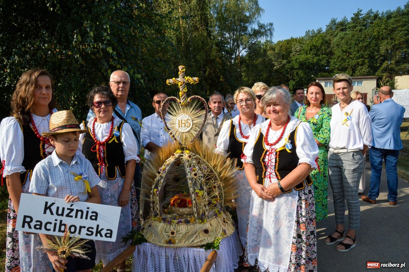 Zdjęcie w galerii na portalu naszraciborz.pl: Dożynki Gminy Kuźnia Raciborska: Festiwal tradycji i kultury ponad granicami wiadomości z regionu