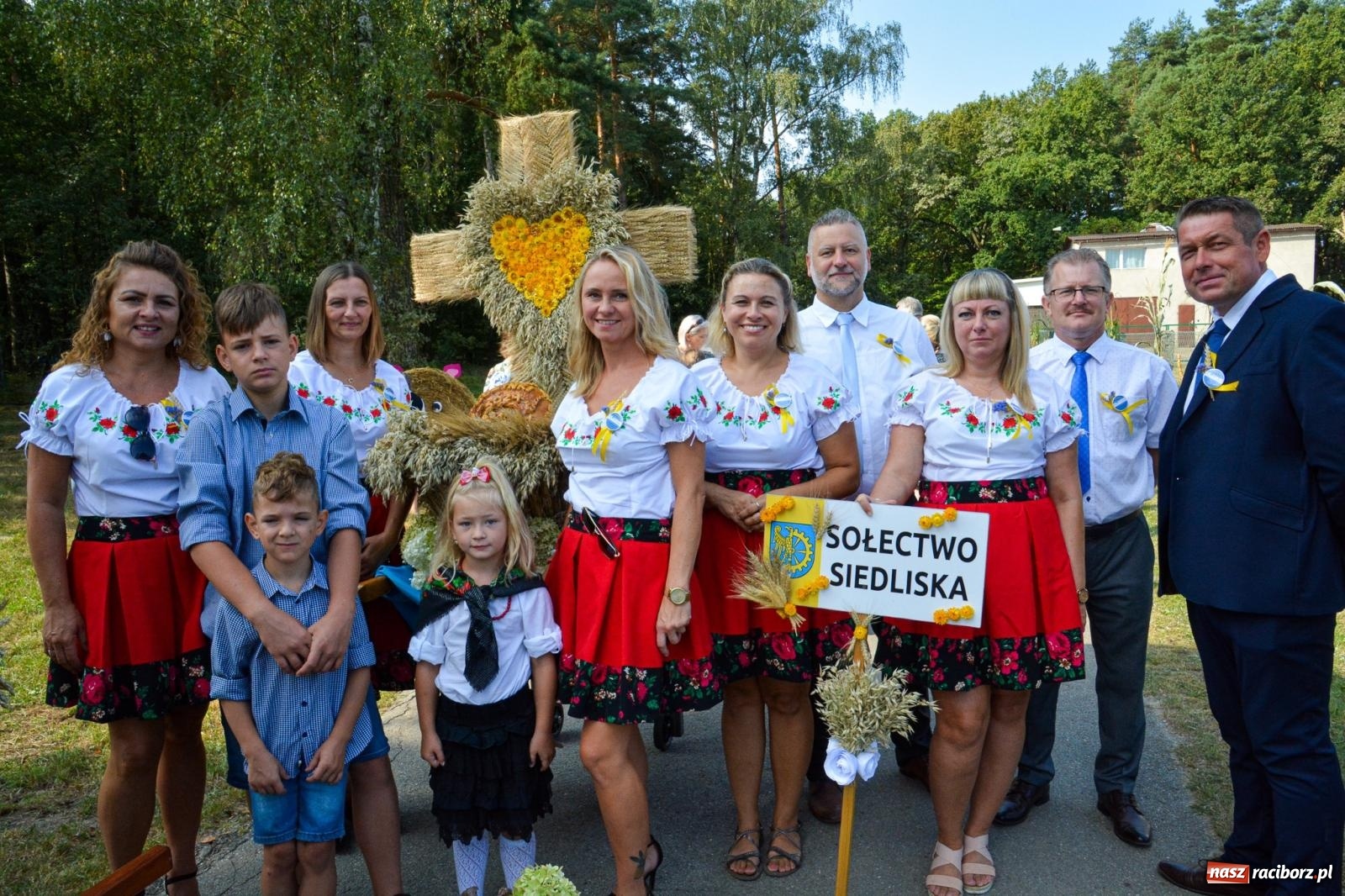 Zdjęcie w galerii na portalu naszraciborz.pl: Dożynki Gminy Kuźnia Raciborska: Festiwal tradycji i kultury ponad granicami wiadomości z regionu