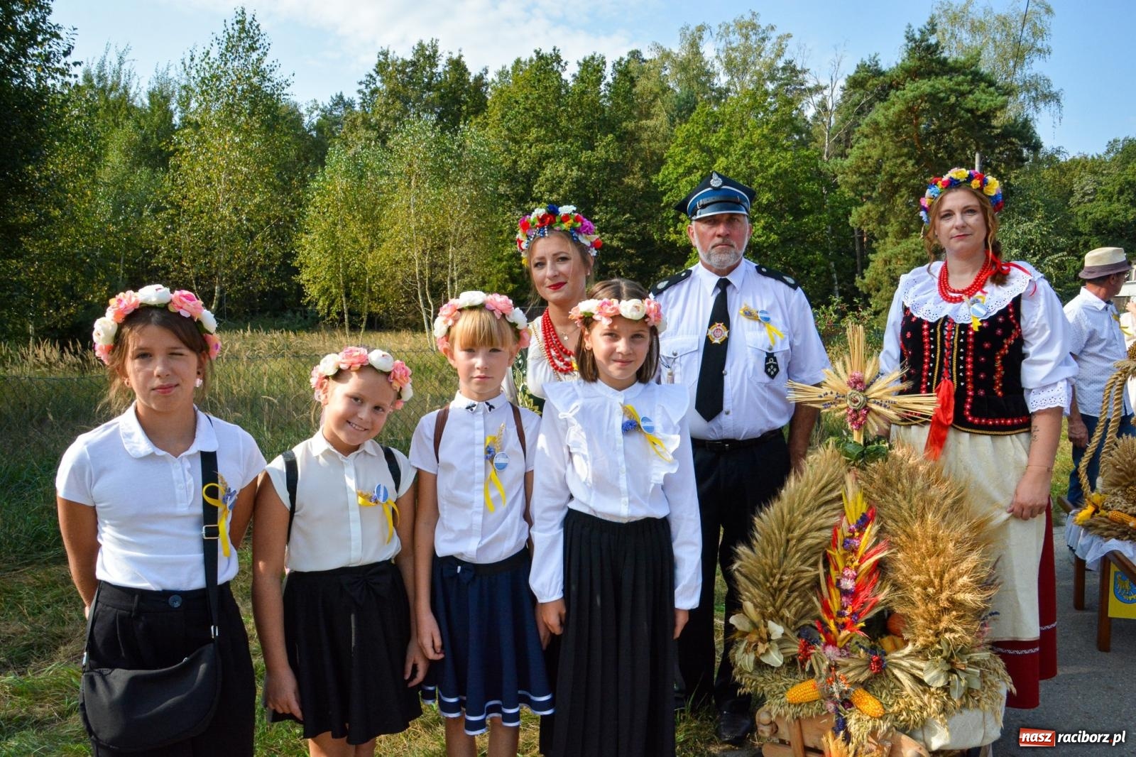Zdjęcie w galerii na portalu naszraciborz.pl: Dożynki Gminy Kuźnia Raciborska: Festiwal tradycji i kultury ponad granicami wiadomości z regionu