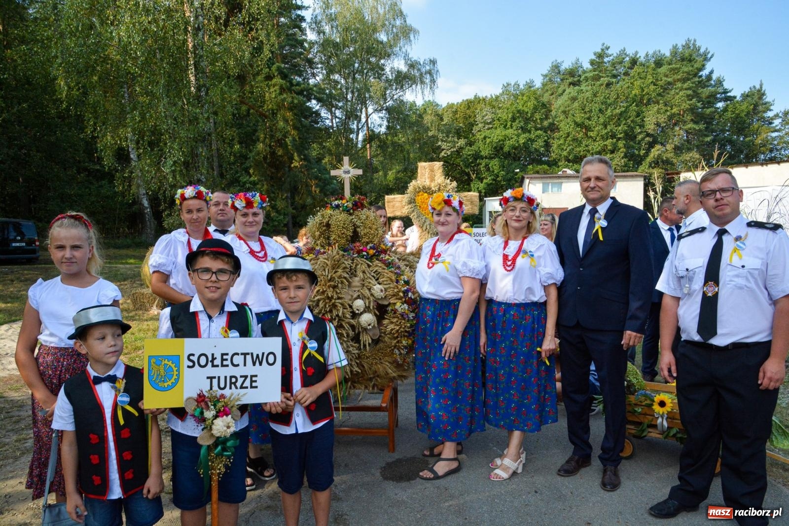 Zdjęcie w galerii na portalu naszraciborz.pl: Dożynki Gminy Kuźnia Raciborska: Festiwal tradycji i kultury ponad granicami wiadomości z regionu