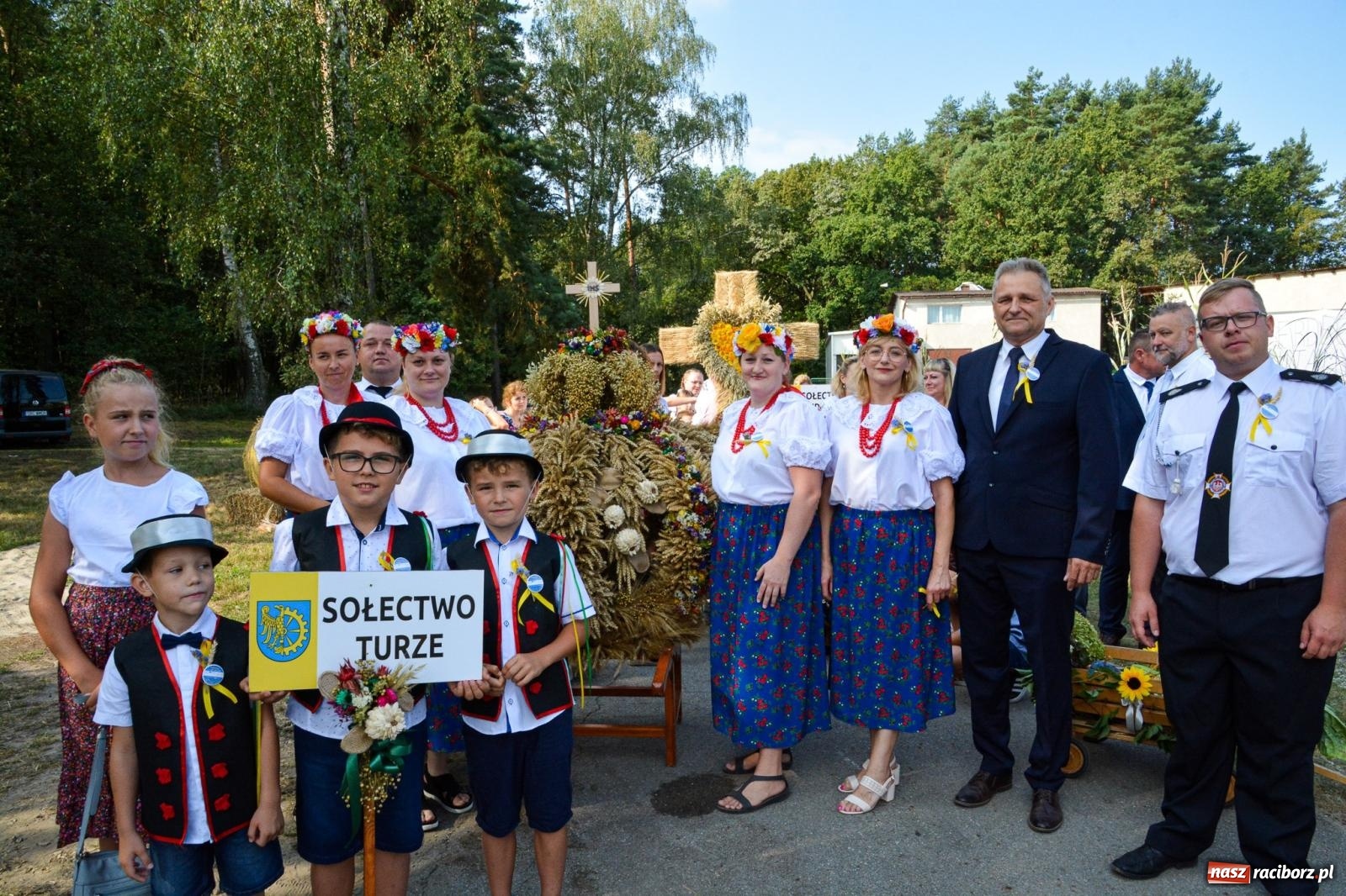 Zdjęcie w galerii na portalu naszraciborz.pl: Dożynki Gminy Kuźnia Raciborska: Festiwal tradycji i kultury ponad granicami wiadomości z regionu