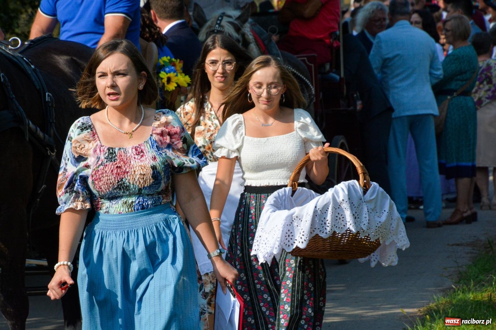 Zdjęcie w galerii na portalu naszraciborz.pl: Dożynki Gminy Kuźnia Raciborska: Festiwal tradycji i kultury ponad granicami wiadomości z regionu