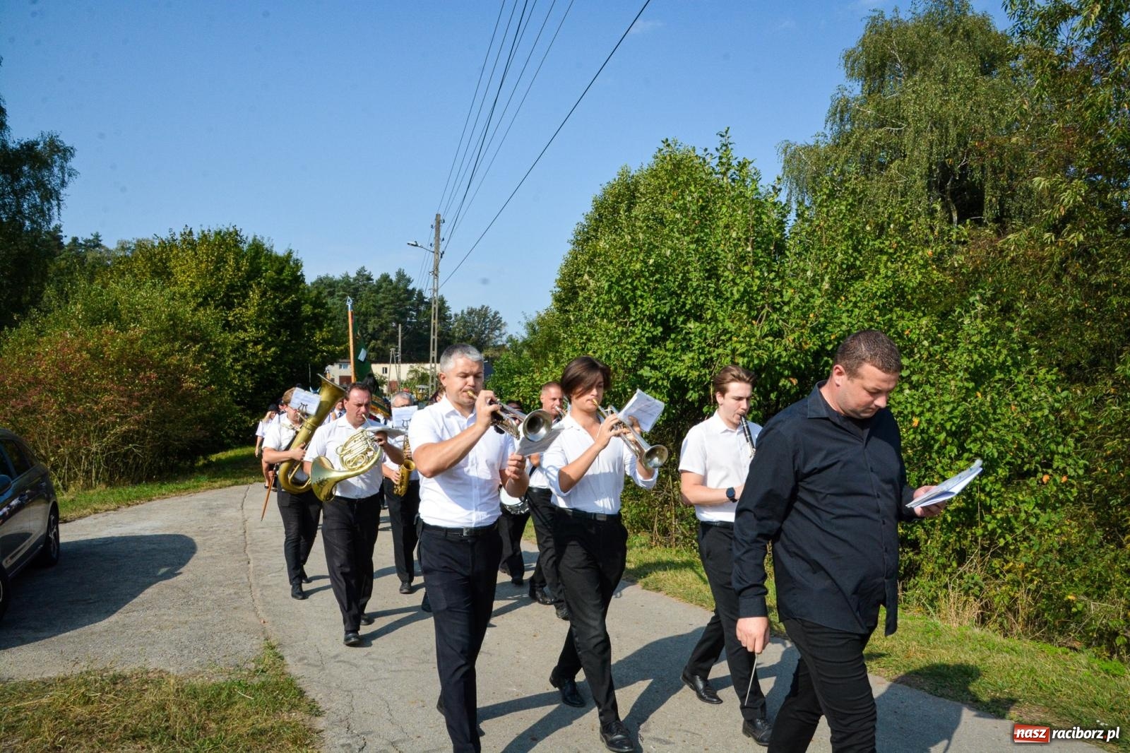 Zdjęcie w galerii na portalu naszraciborz.pl: Dożynki Gminy Kuźnia Raciborska: Festiwal tradycji i kultury ponad granicami wiadomości z regionu