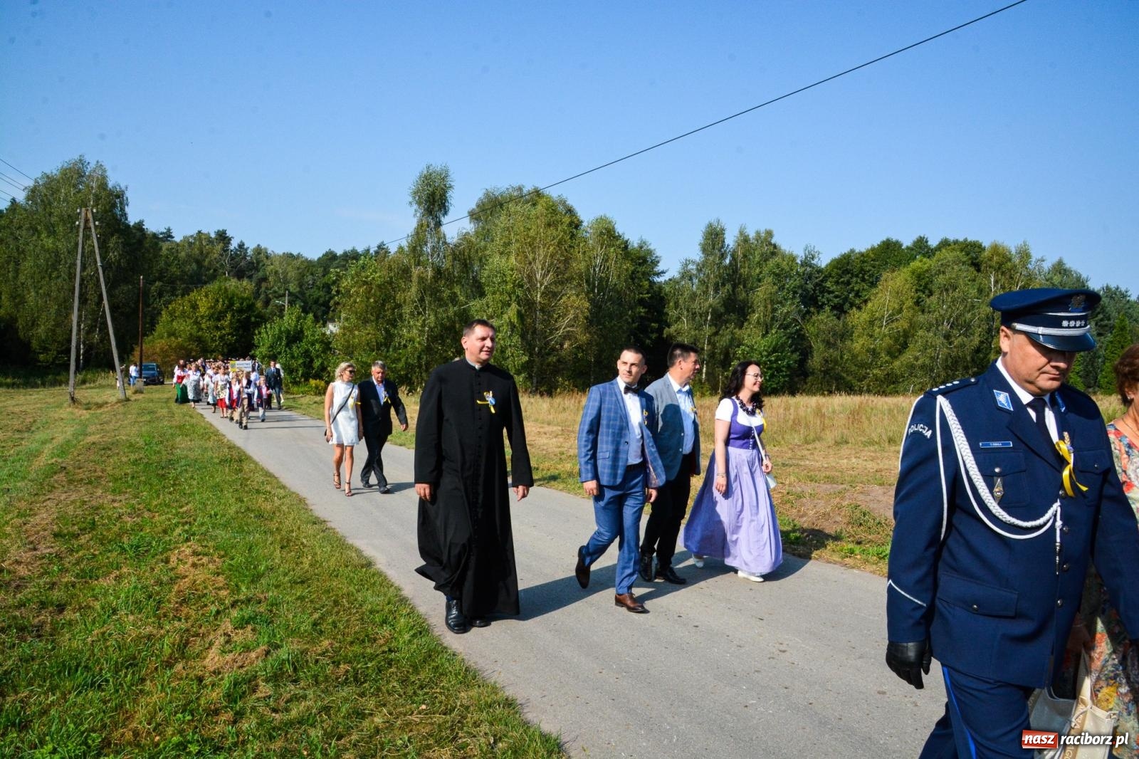 Zdjęcie w galerii na portalu naszraciborz.pl: Dożynki Gminy Kuźnia Raciborska: Festiwal tradycji i kultury ponad granicami wiadomości z regionu