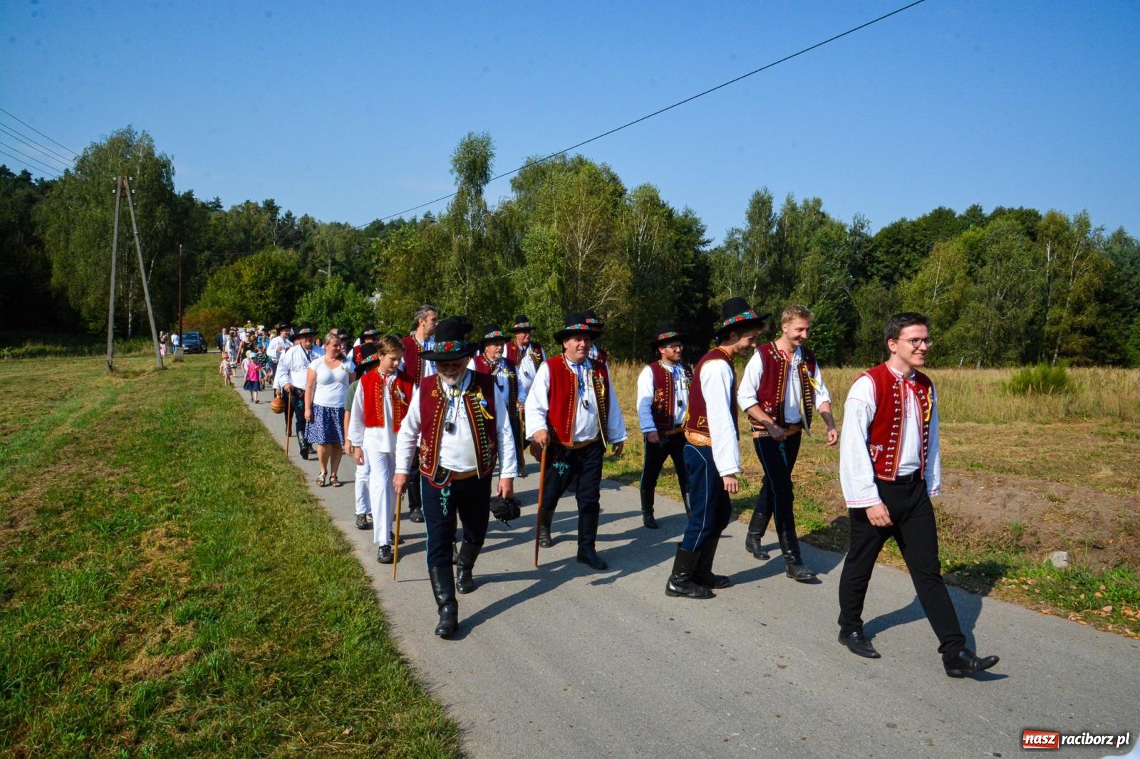 Zdjęcie w galerii na portalu naszraciborz.pl: Dożynki Gminy Kuźnia Raciborska: Festiwal tradycji i kultury ponad granicami wiadomości z regionu