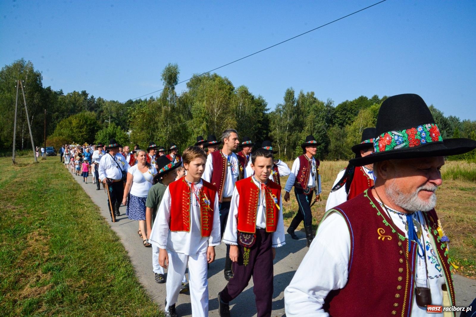 Zdjęcie w galerii na portalu naszraciborz.pl: Dożynki Gminy Kuźnia Raciborska: Festiwal tradycji i kultury ponad granicami wiadomości z regionu