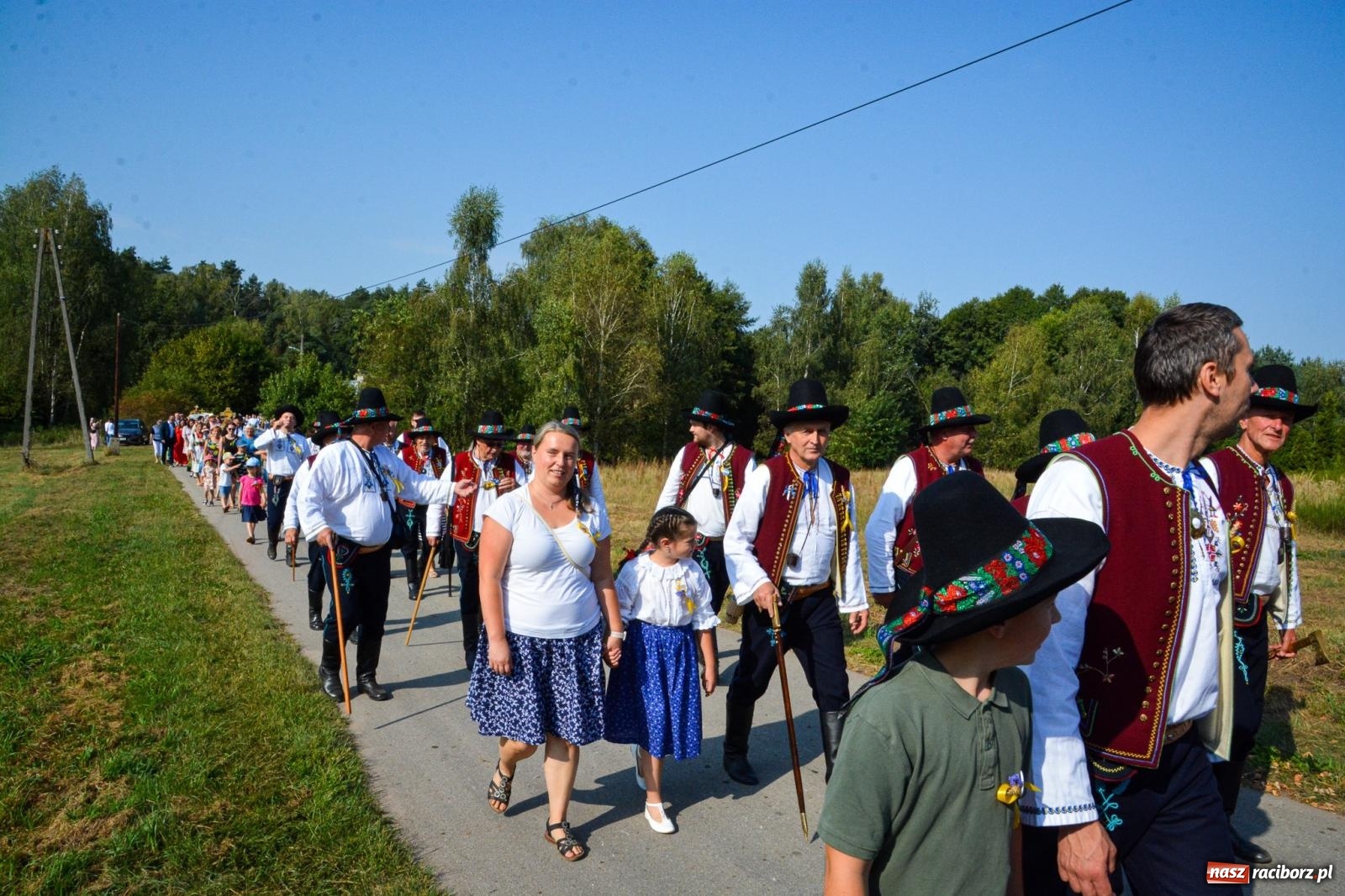 Zdjęcie w galerii na portalu naszraciborz.pl: Dożynki Gminy Kuźnia Raciborska: Festiwal tradycji i kultury ponad granicami wiadomości z regionu