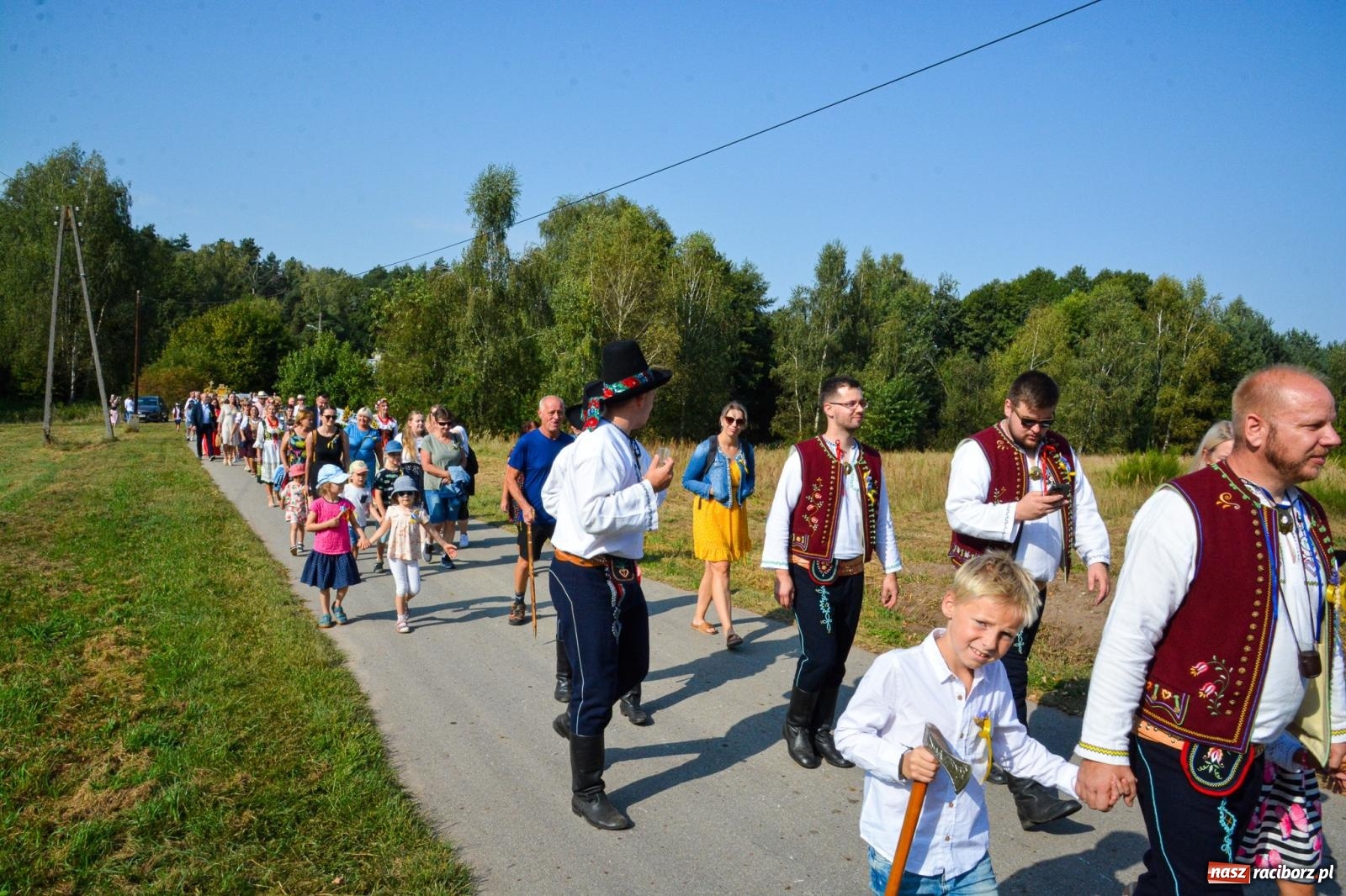 Zdjęcie w galerii na portalu naszraciborz.pl: Dożynki Gminy Kuźnia Raciborska: Festiwal tradycji i kultury ponad granicami wiadomości z regionu