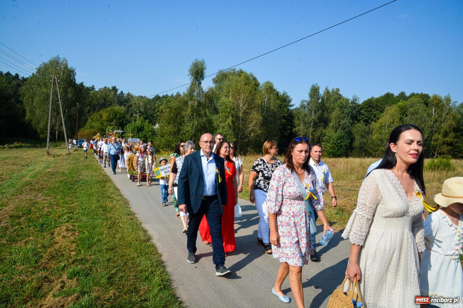 Zdjęcie w galerii na portalu naszraciborz.pl: Dożynki Gminy Kuźnia Raciborska: Festiwal tradycji i kultury ponad granicami wiadomości z regionu