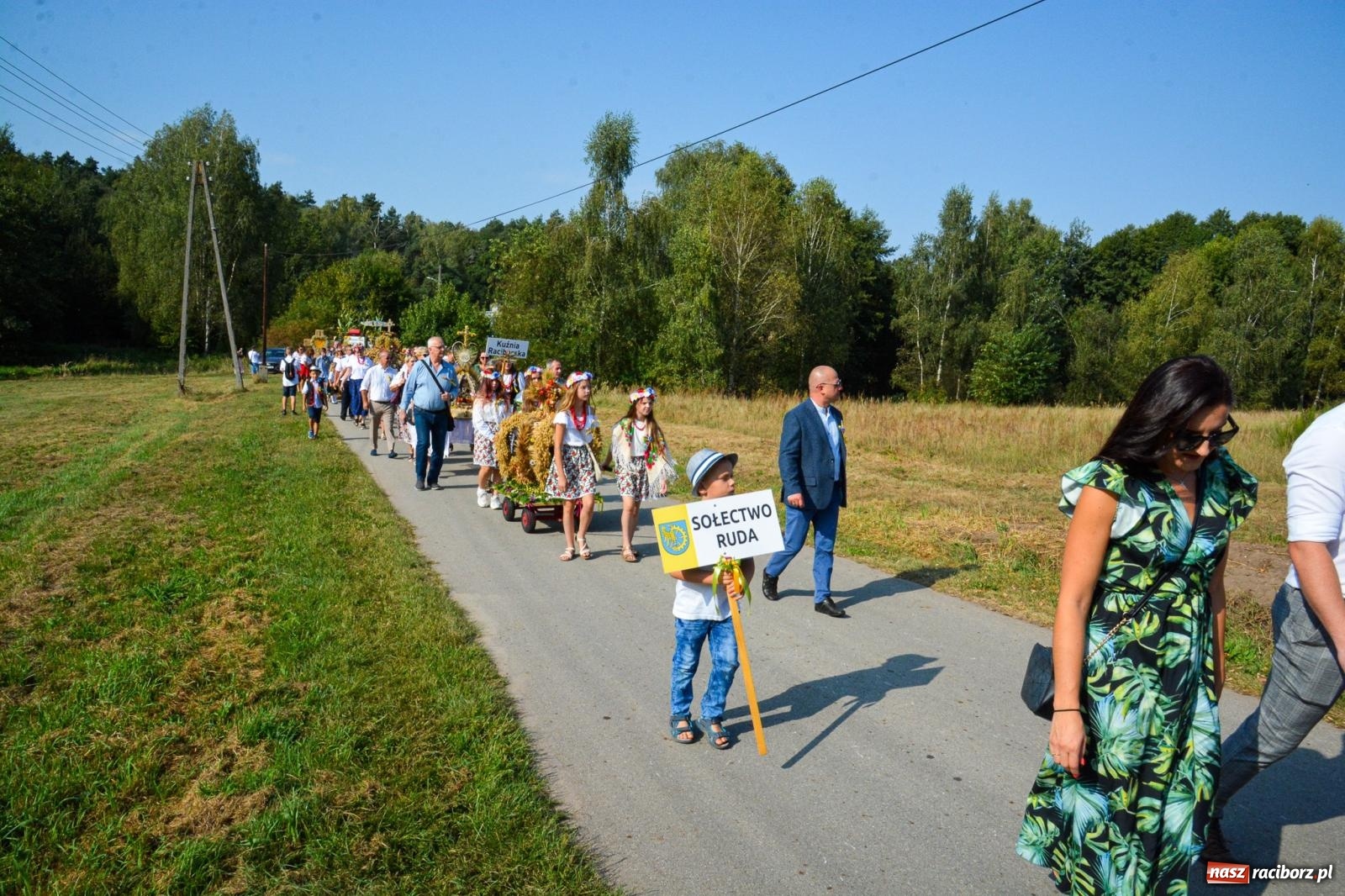 Zdjęcie w galerii na portalu naszraciborz.pl: Dożynki Gminy Kuźnia Raciborska: Festiwal tradycji i kultury ponad granicami wiadomości z regionu
