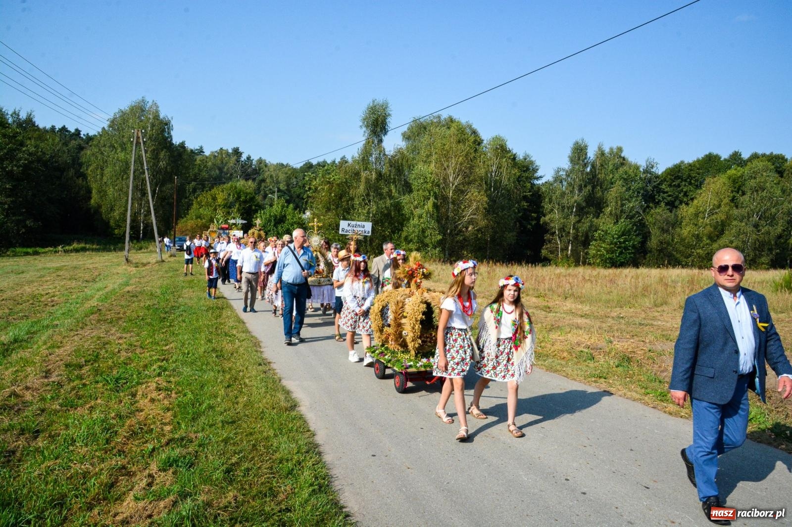 Zdjęcie w galerii na portalu naszraciborz.pl: Dożynki Gminy Kuźnia Raciborska: Festiwal tradycji i kultury ponad granicami wiadomości z regionu