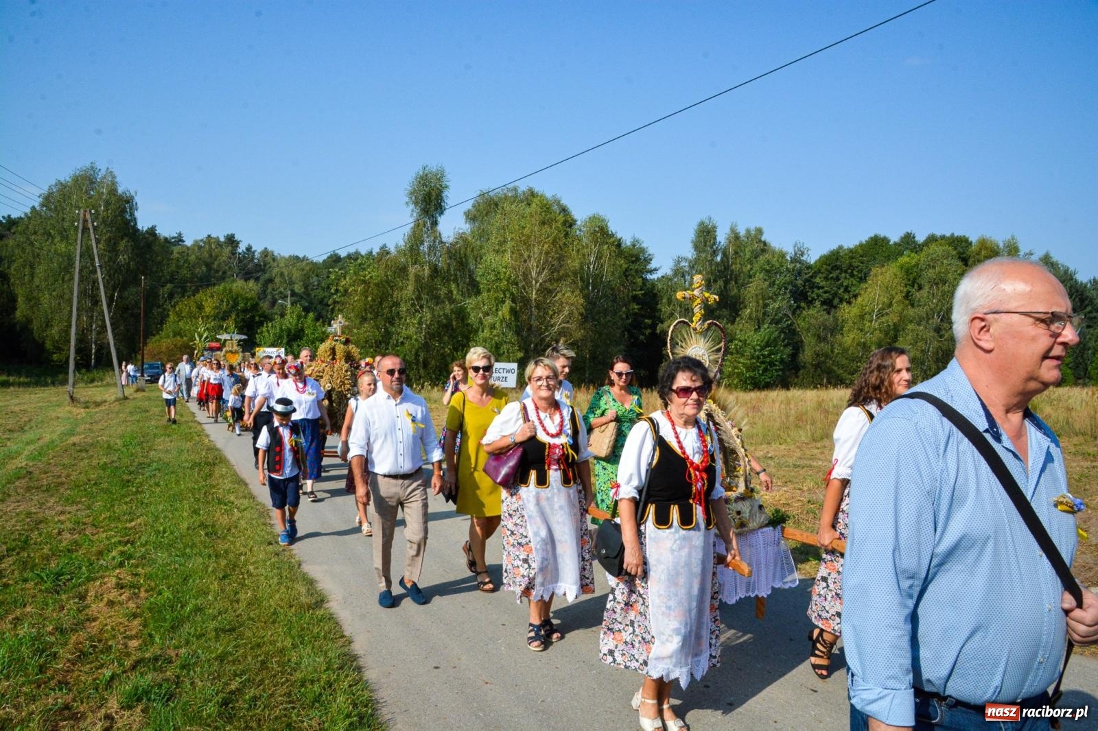 Zdjęcie w galerii na portalu naszraciborz.pl: Dożynki Gminy Kuźnia Raciborska: Festiwal tradycji i kultury ponad granicami wiadomości z regionu