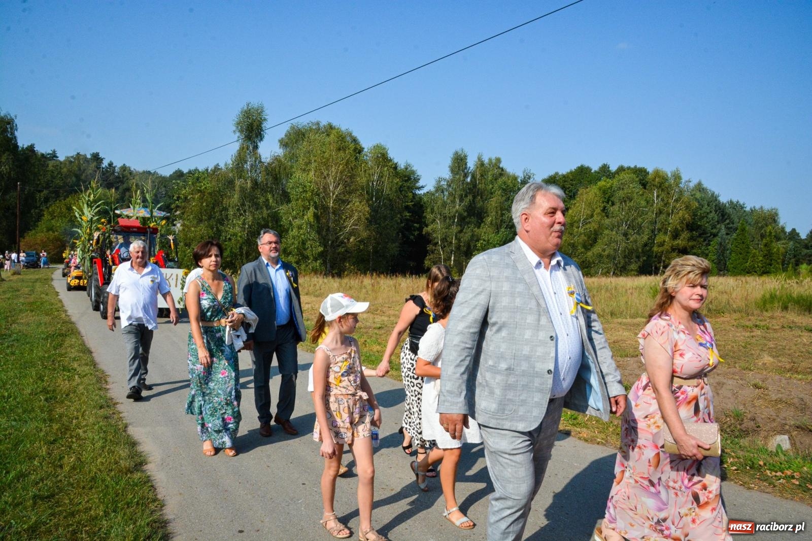 Zdjęcie w galerii na portalu naszraciborz.pl: Dożynki Gminy Kuźnia Raciborska: Festiwal tradycji i kultury ponad granicami wiadomości z regionu