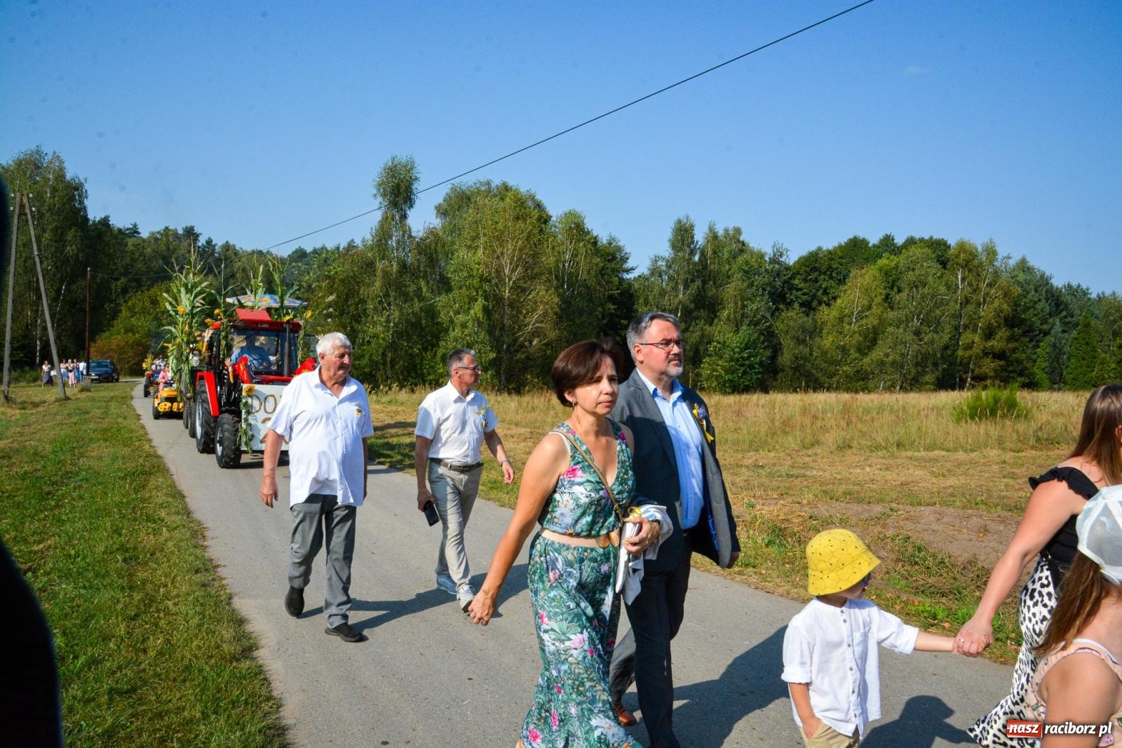 Zdjęcie w galerii na portalu naszraciborz.pl: Dożynki Gminy Kuźnia Raciborska: Festiwal tradycji i kultury ponad granicami wiadomości z regionu