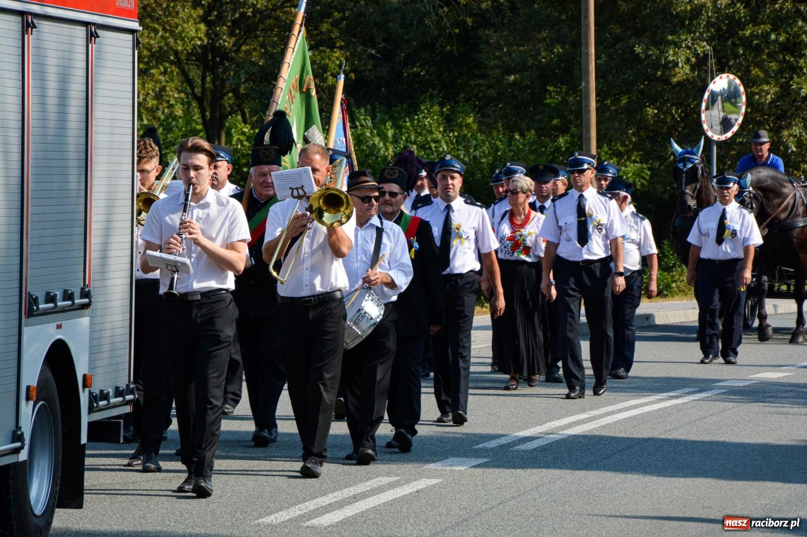 Zdjęcie w galerii na portalu naszraciborz.pl: Dożynki Gminy Kuźnia Raciborska: Festiwal tradycji i kultury ponad granicami wiadomości z regionu