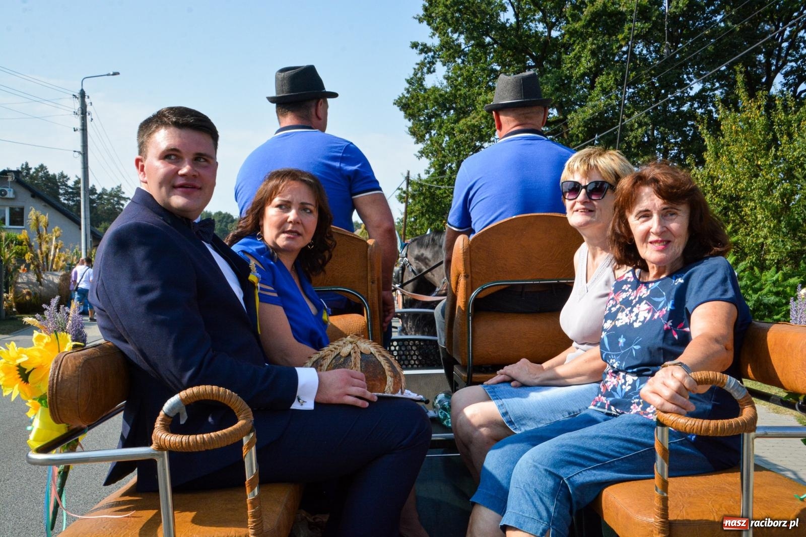 Zdjęcie w galerii na portalu naszraciborz.pl: Dożynki Gminy Kuźnia Raciborska: Festiwal tradycji i kultury ponad granicami wiadomości z regionu