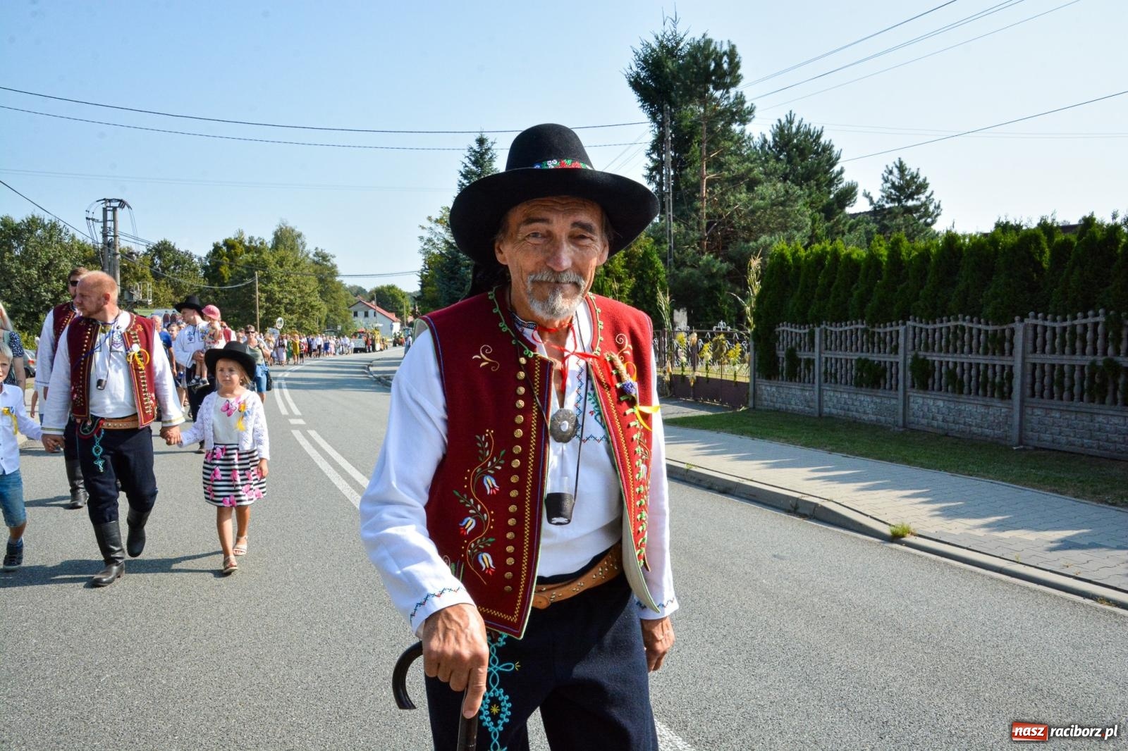 Zdjęcie w galerii na portalu naszraciborz.pl: Dożynki Gminy Kuźnia Raciborska: Festiwal tradycji i kultury ponad granicami wiadomości z regionu