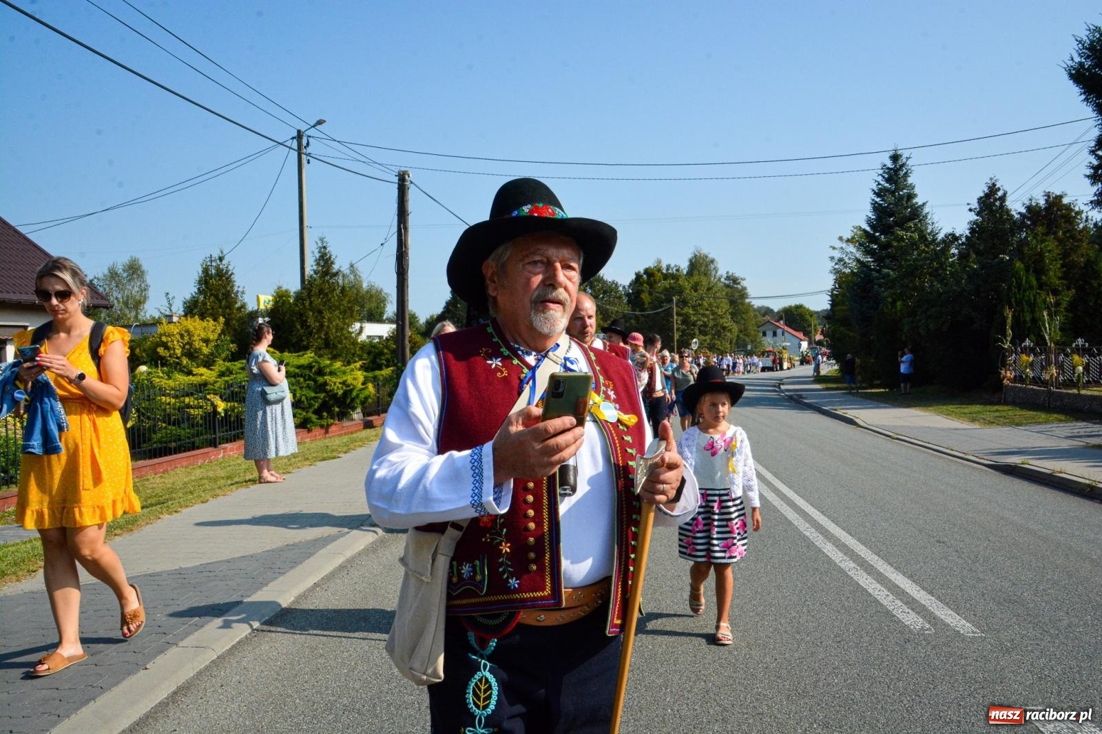 Zdjęcie w galerii na portalu naszraciborz.pl: Dożynki Gminy Kuźnia Raciborska: Festiwal tradycji i kultury ponad granicami wiadomości z regionu
