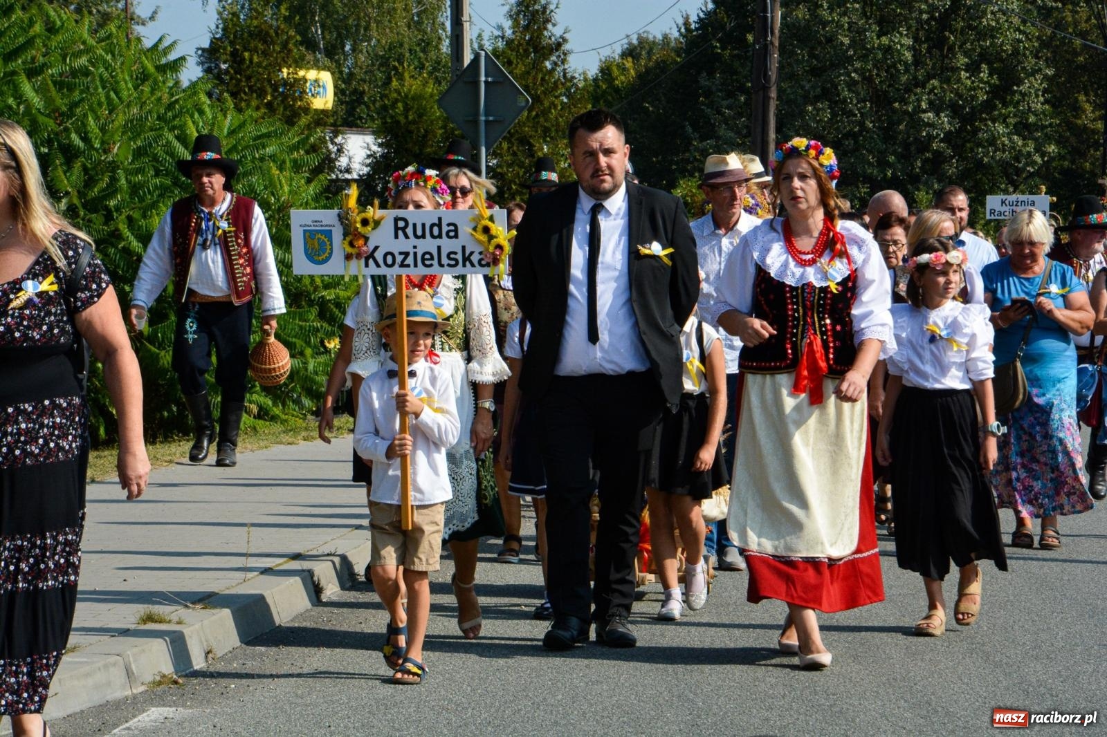 Zdjęcie w galerii na portalu naszraciborz.pl: Dożynki Gminy Kuźnia Raciborska: Festiwal tradycji i kultury ponad granicami wiadomości z regionu