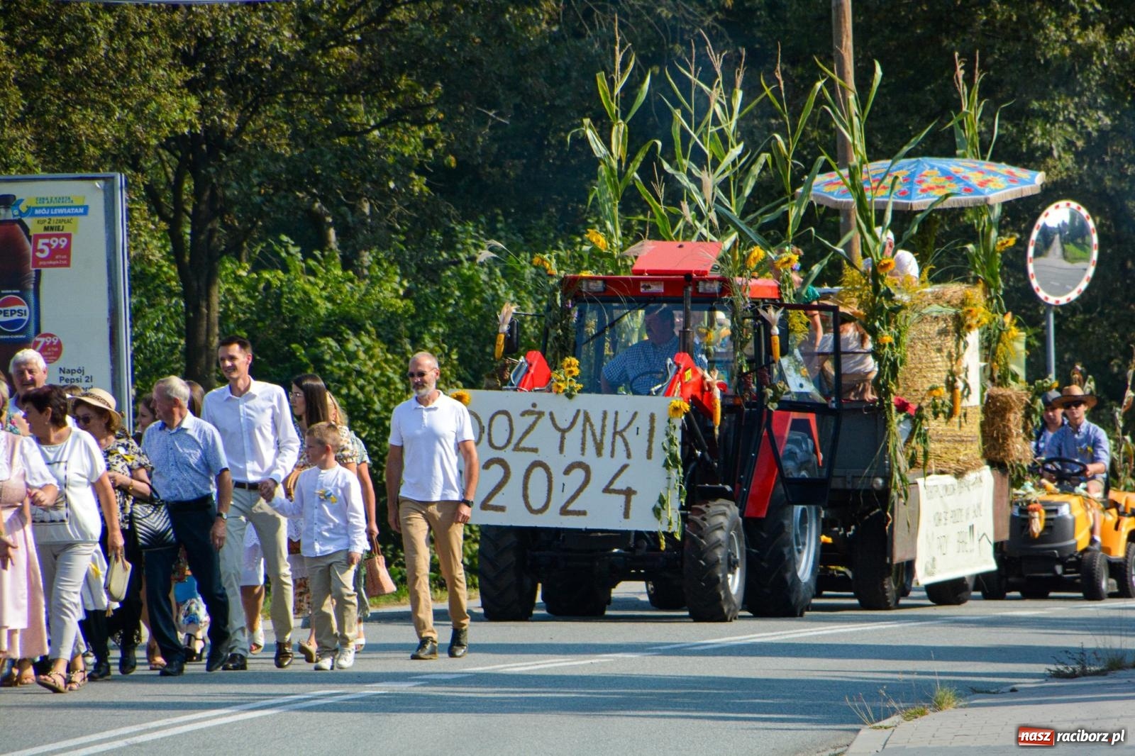 Zdjęcie w galerii na portalu naszraciborz.pl: Dożynki Gminy Kuźnia Raciborska: Festiwal tradycji i kultury ponad granicami wiadomości z regionu